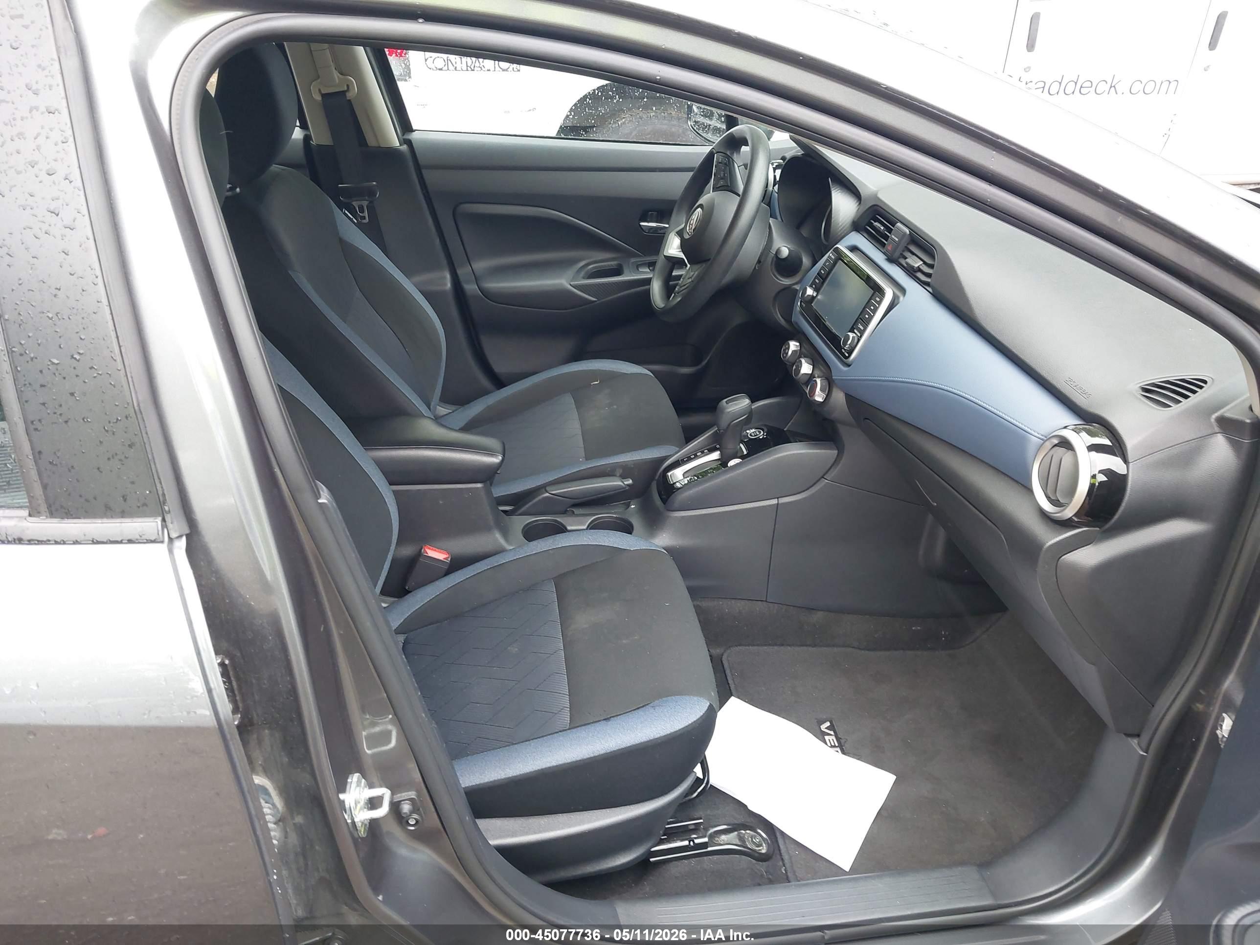 NISSAN VERSA image 5