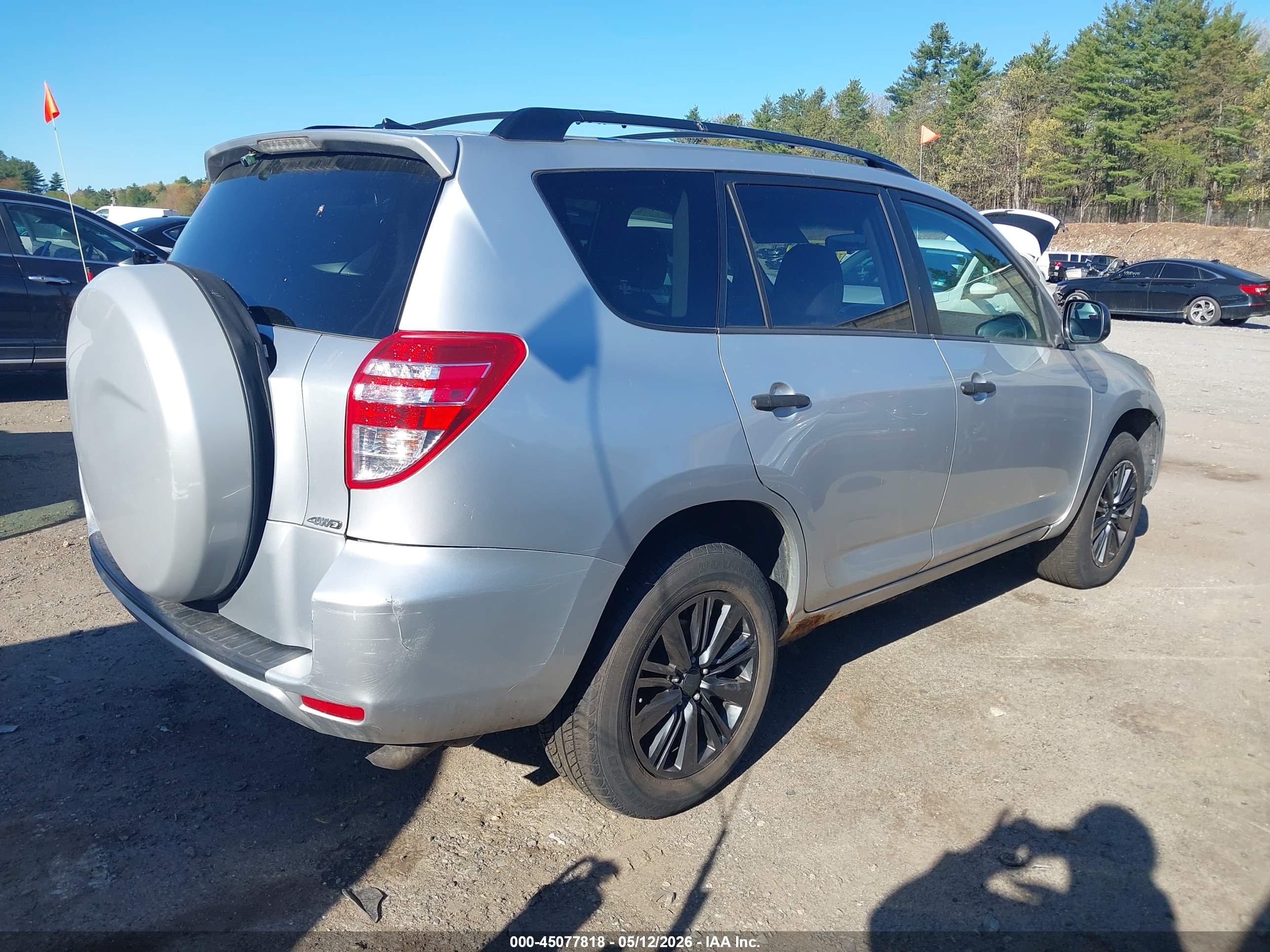 TOYOTA RAV4 image 4