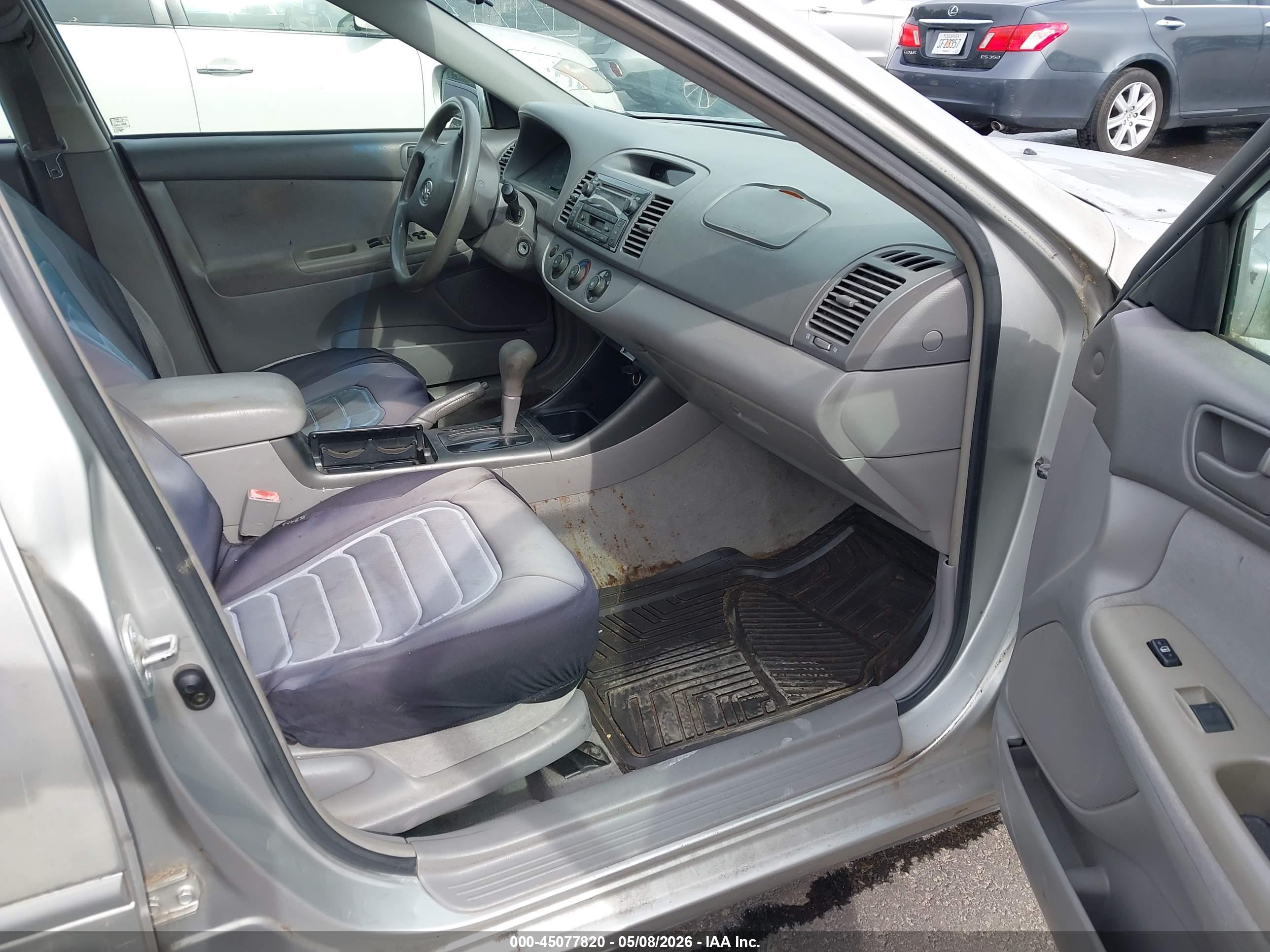 TOYOTA CAMRY image 5