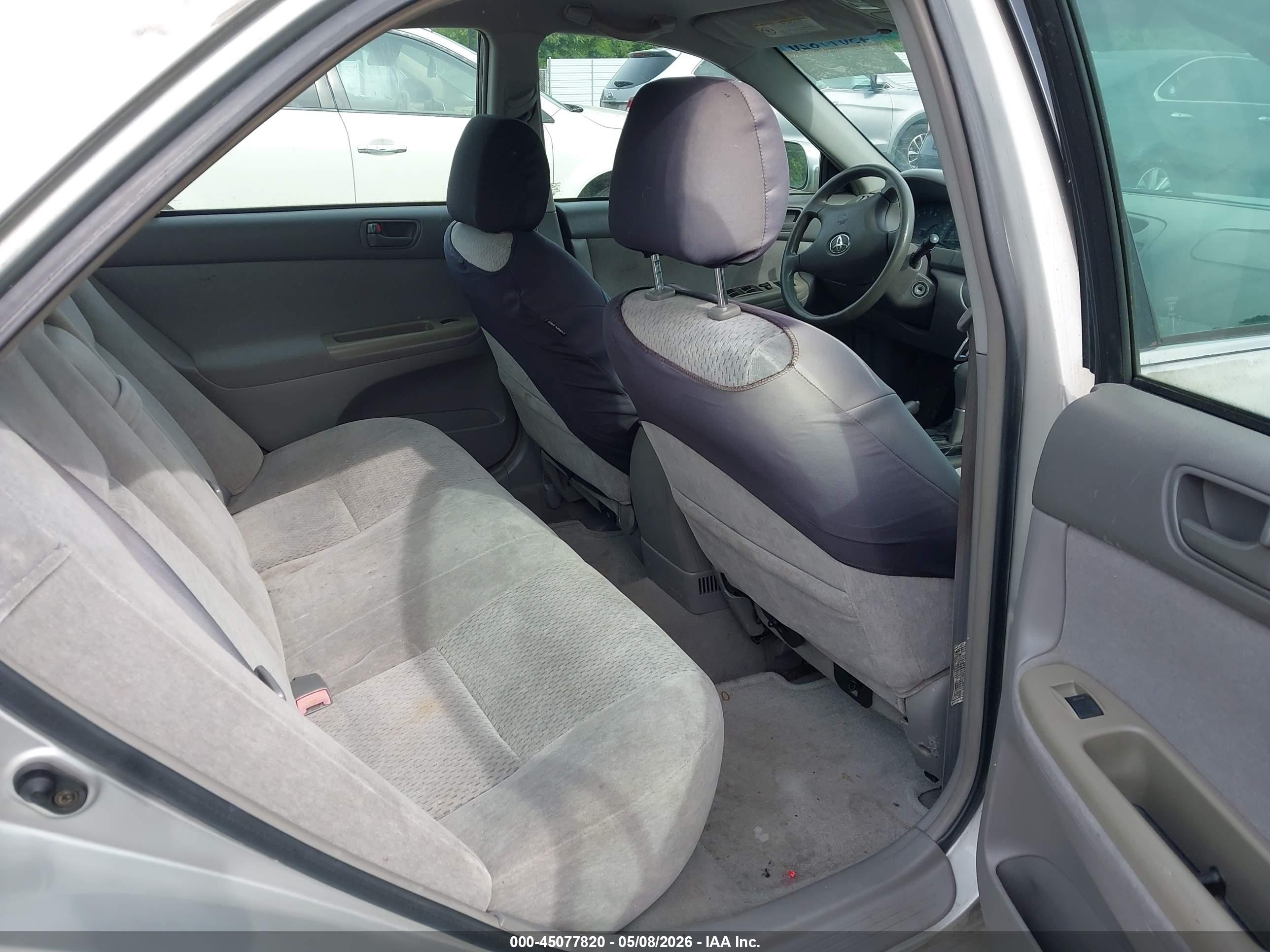 TOYOTA CAMRY image 8