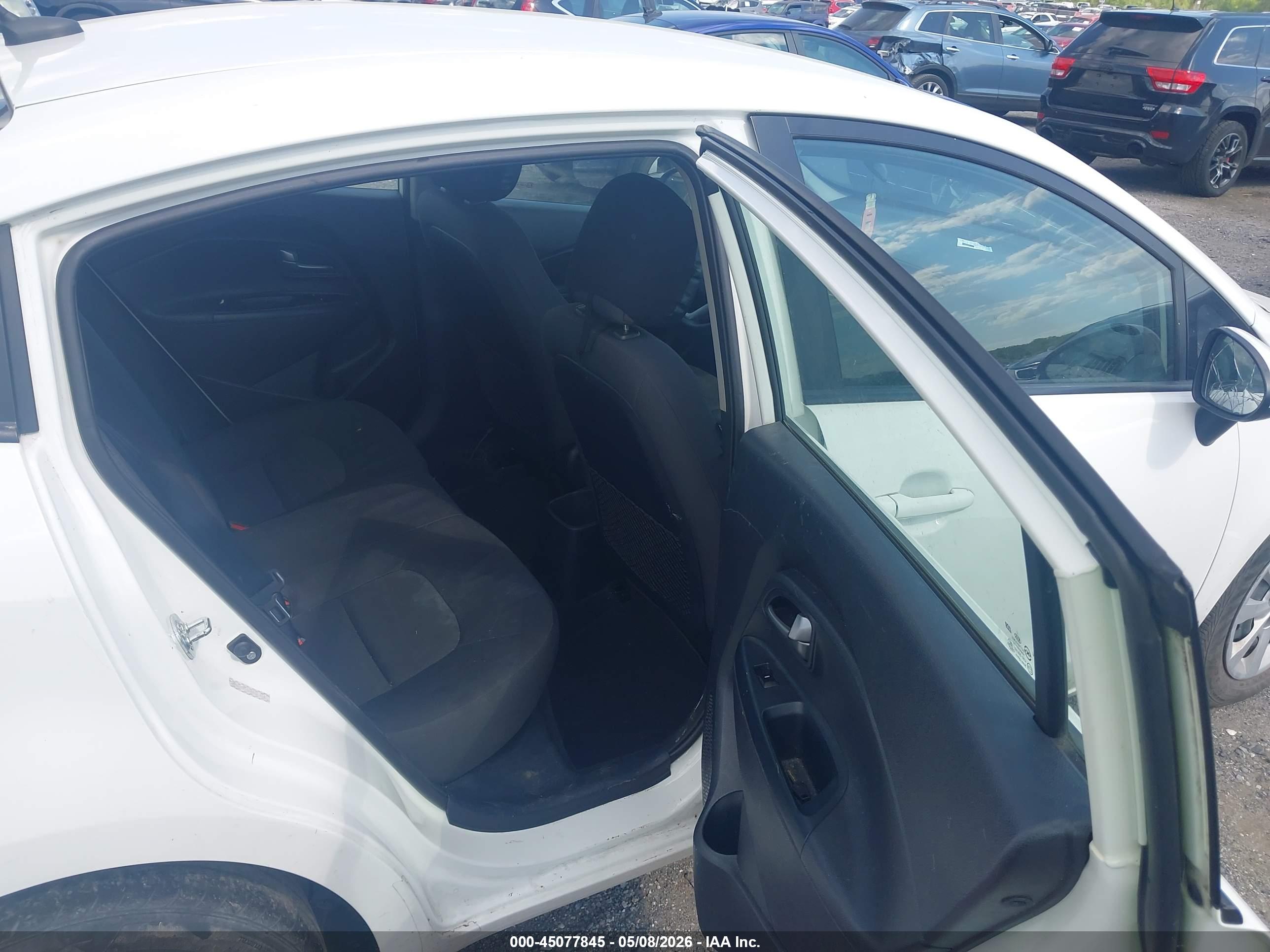 KIA RIO image 8
