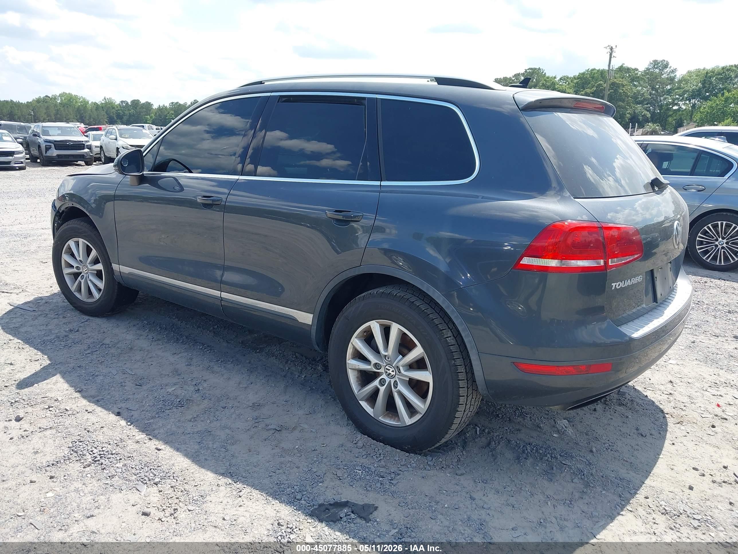 VOLKSWAGEN TOUAREG image 3
