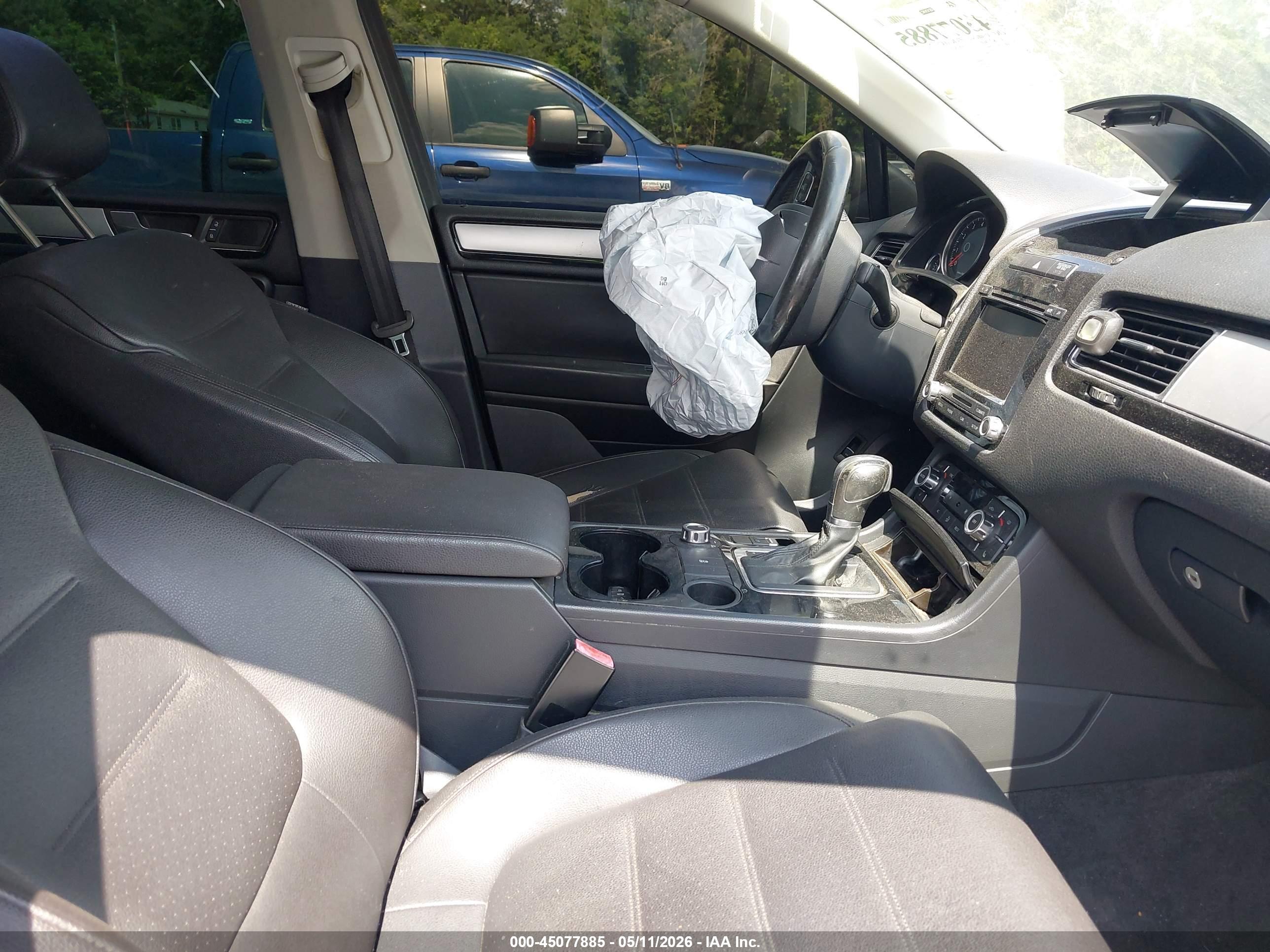 VOLKSWAGEN TOUAREG image 5