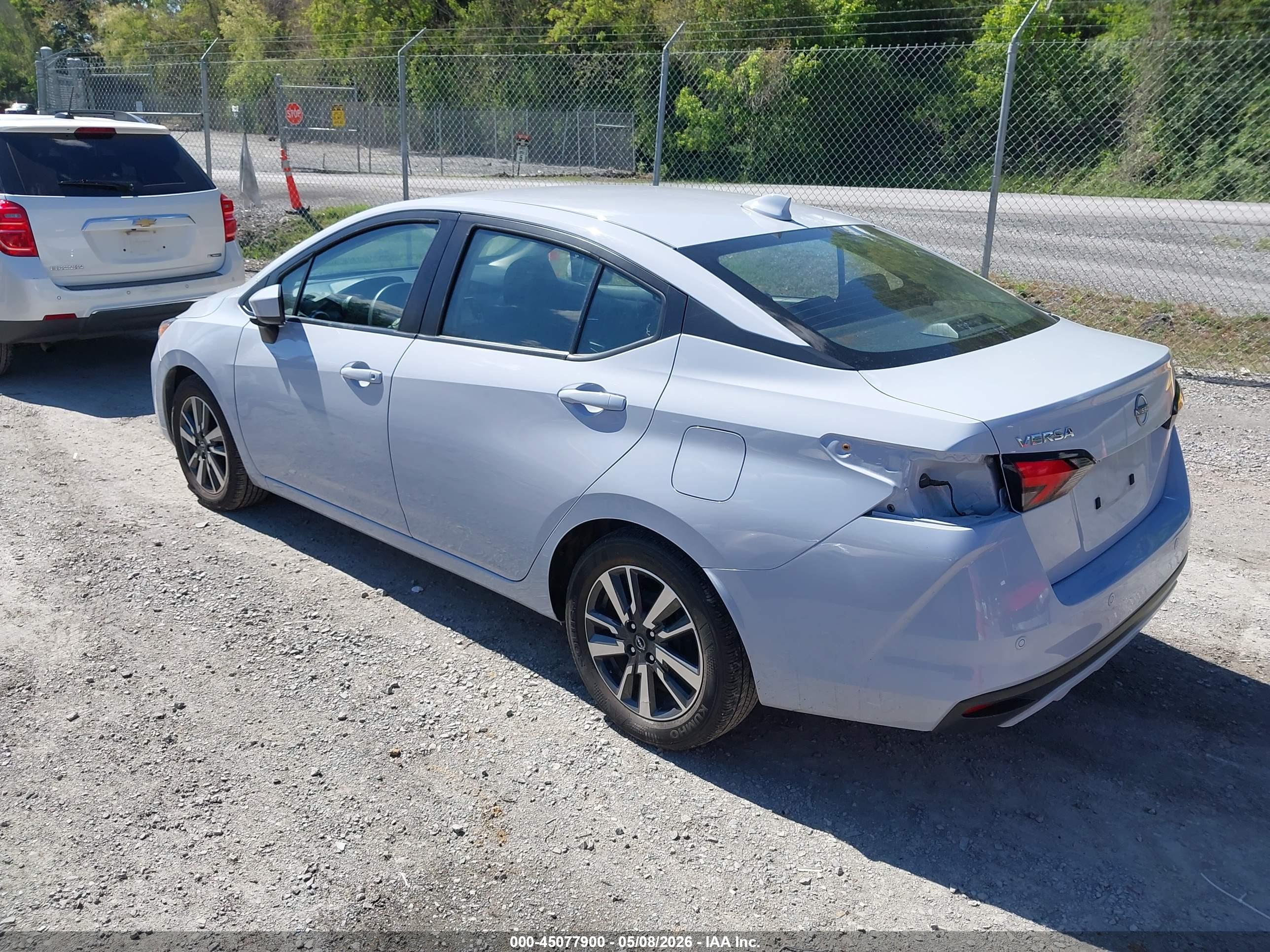 NISSAN VERSA image 3