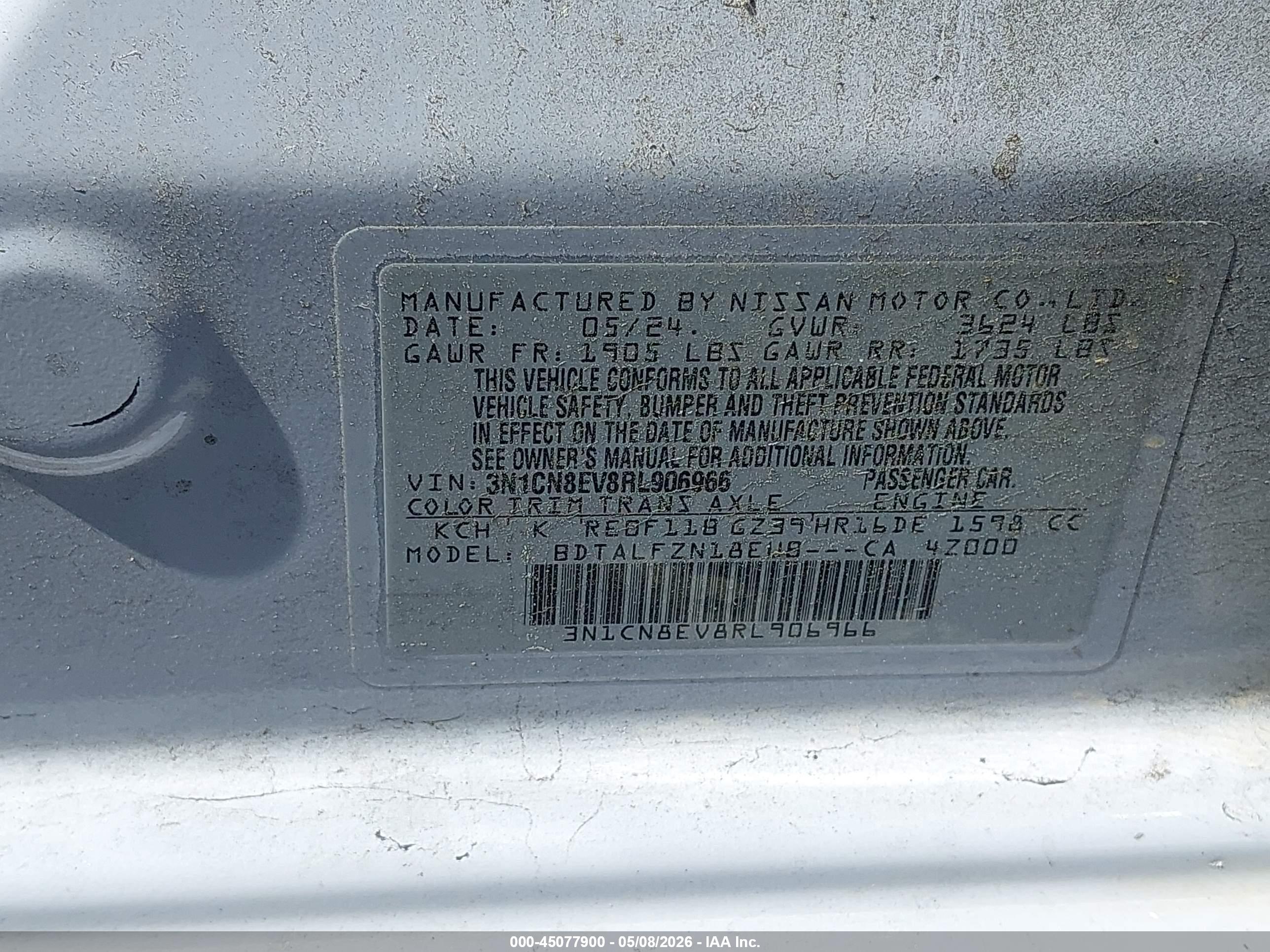 NISSAN VERSA image 9