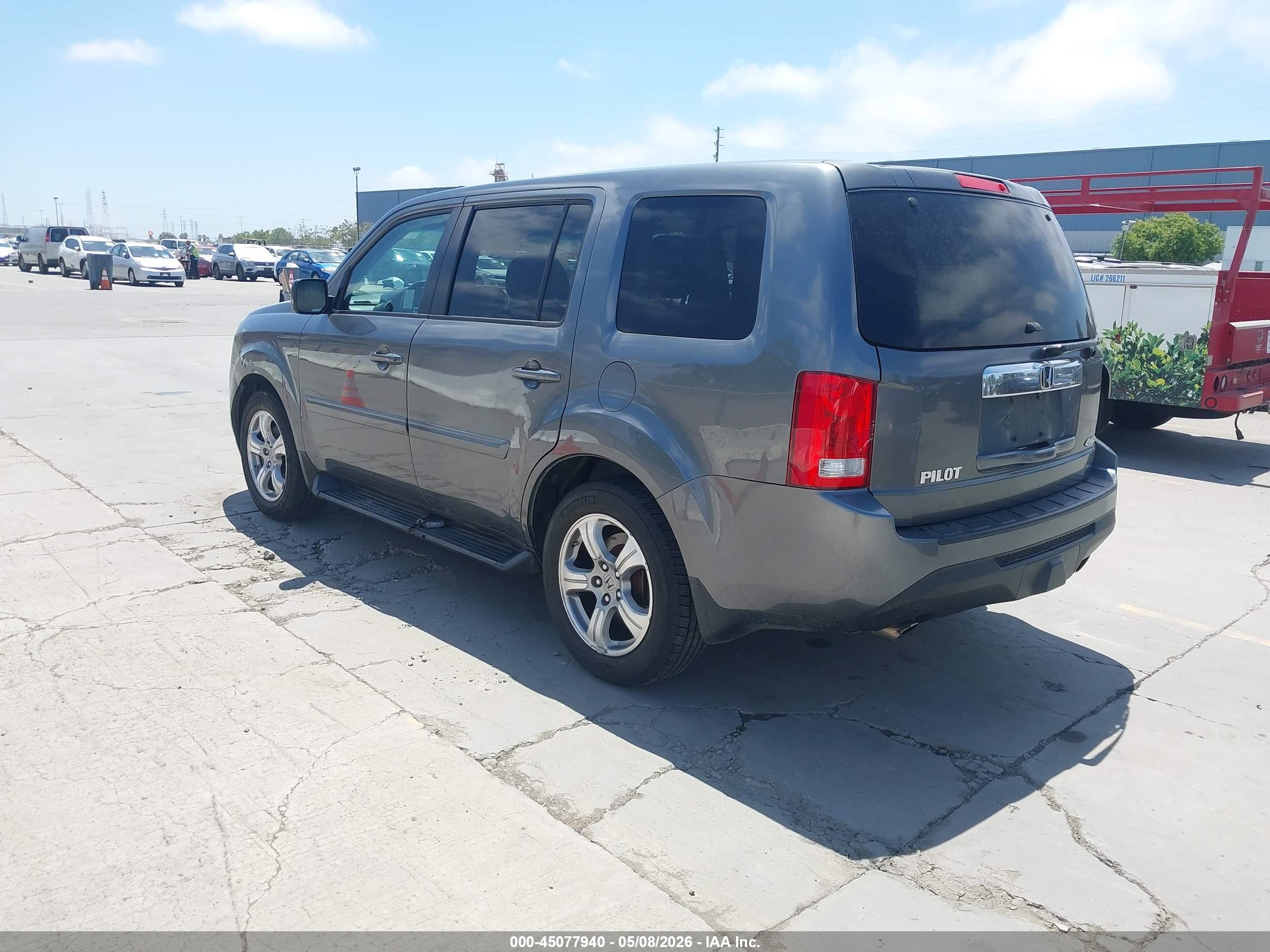 HONDA PILOT image 3
