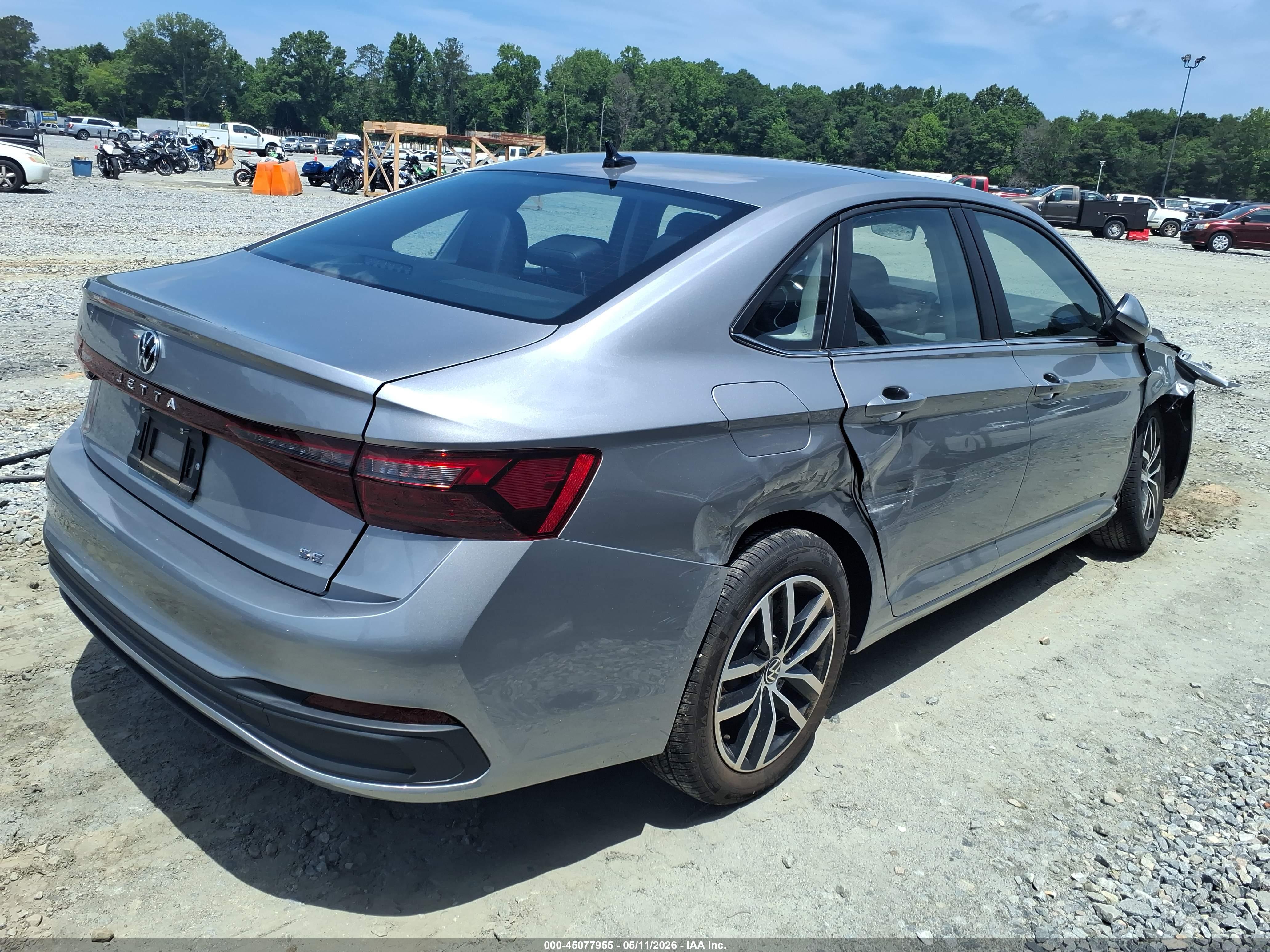 VOLKSWAGEN JETTA image 4