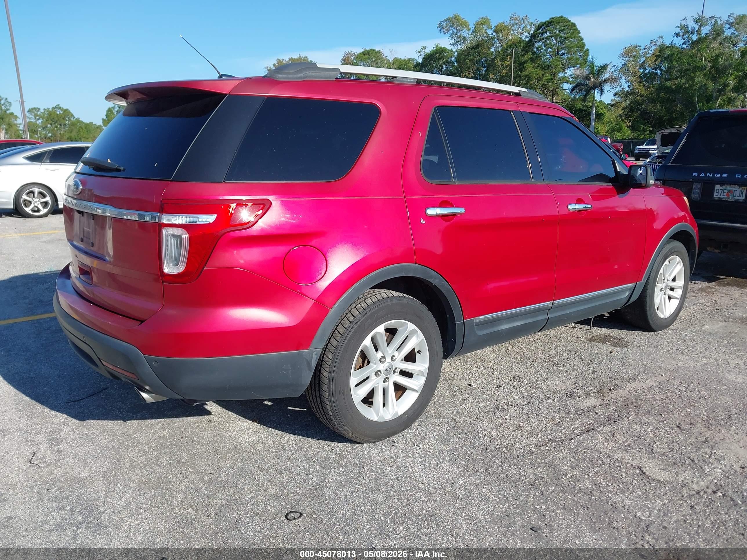 FORD EXPLORER image 4
