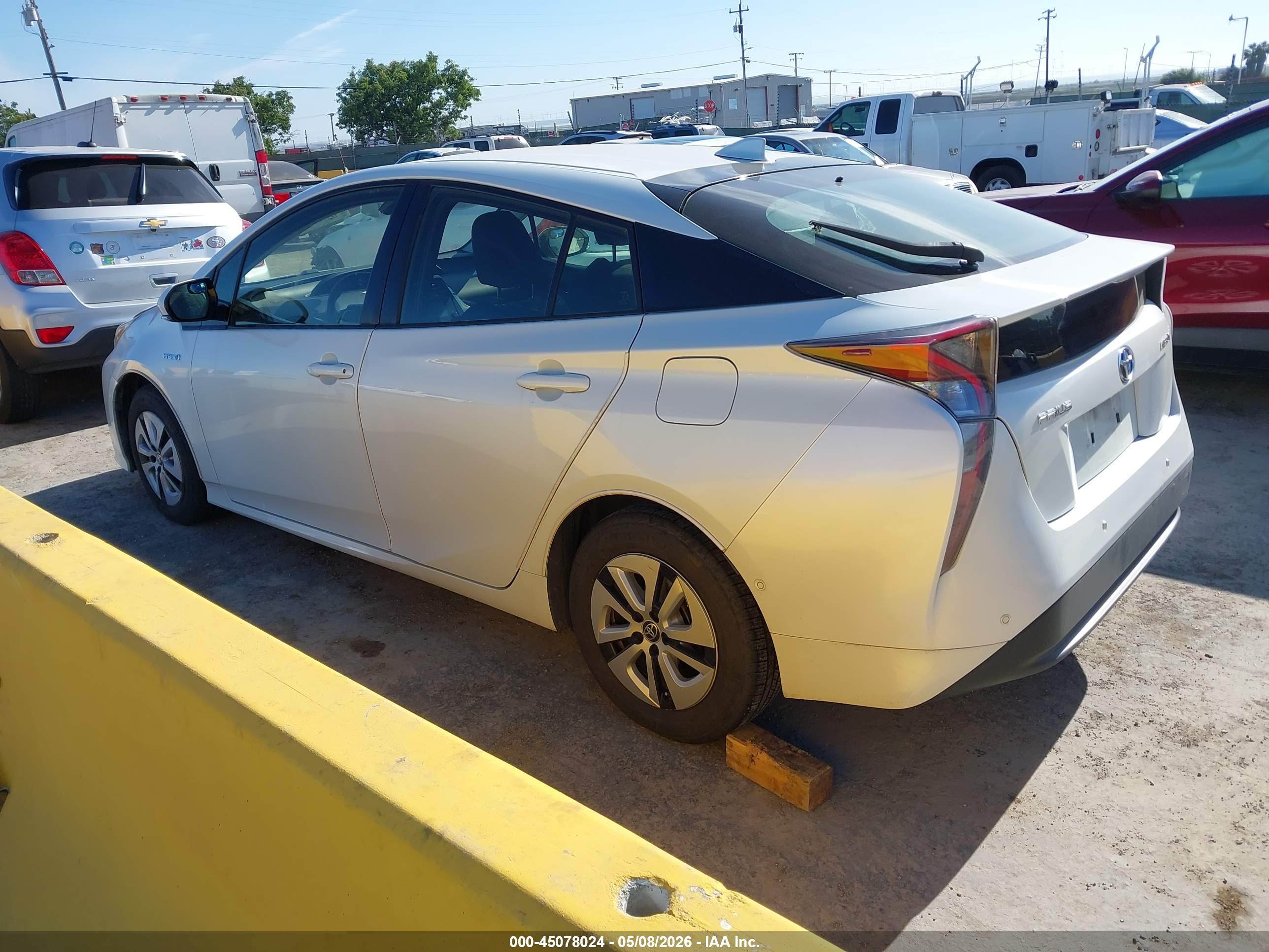 TOYOTA PRIUS image 3
