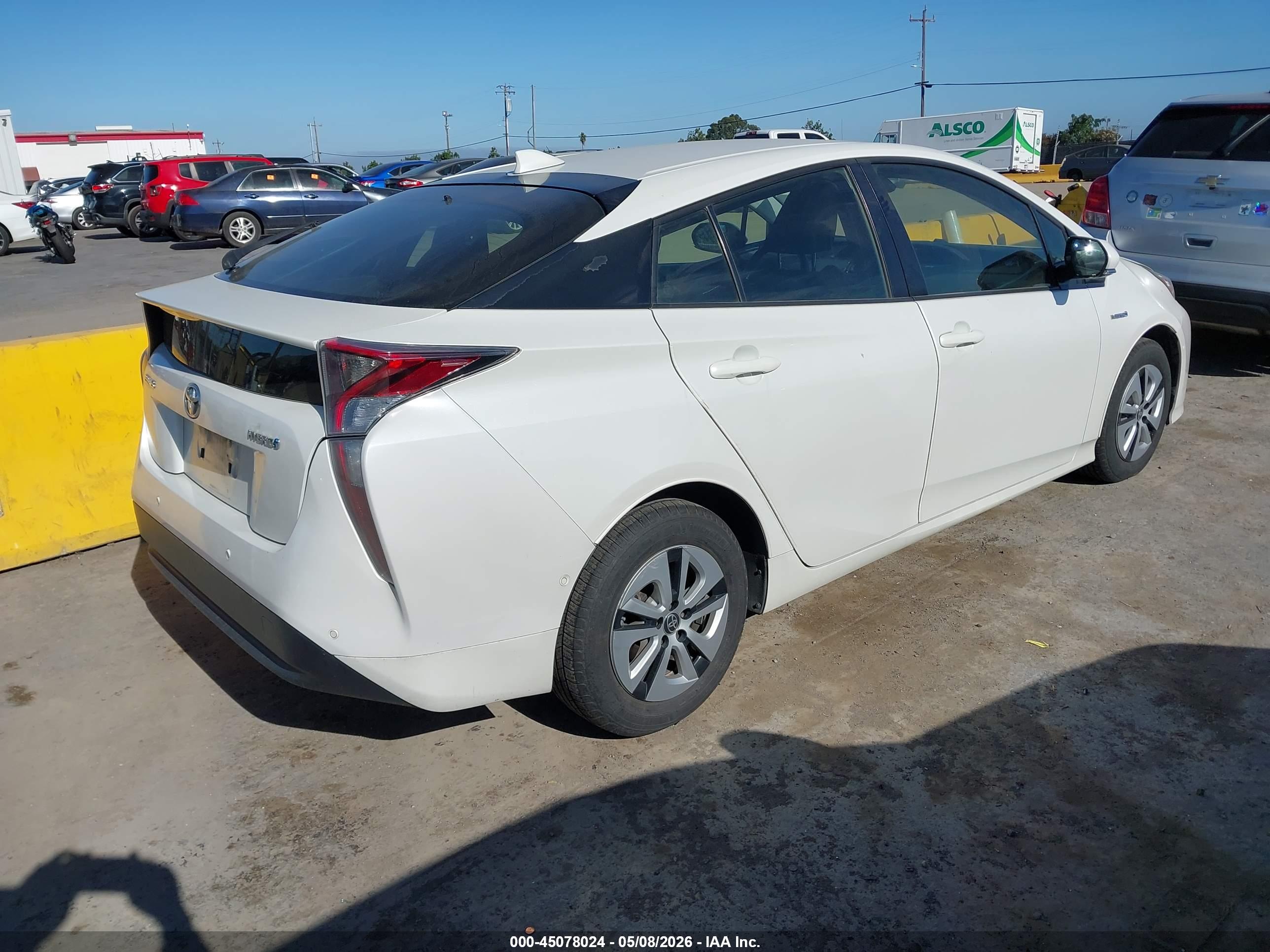 TOYOTA PRIUS image 4