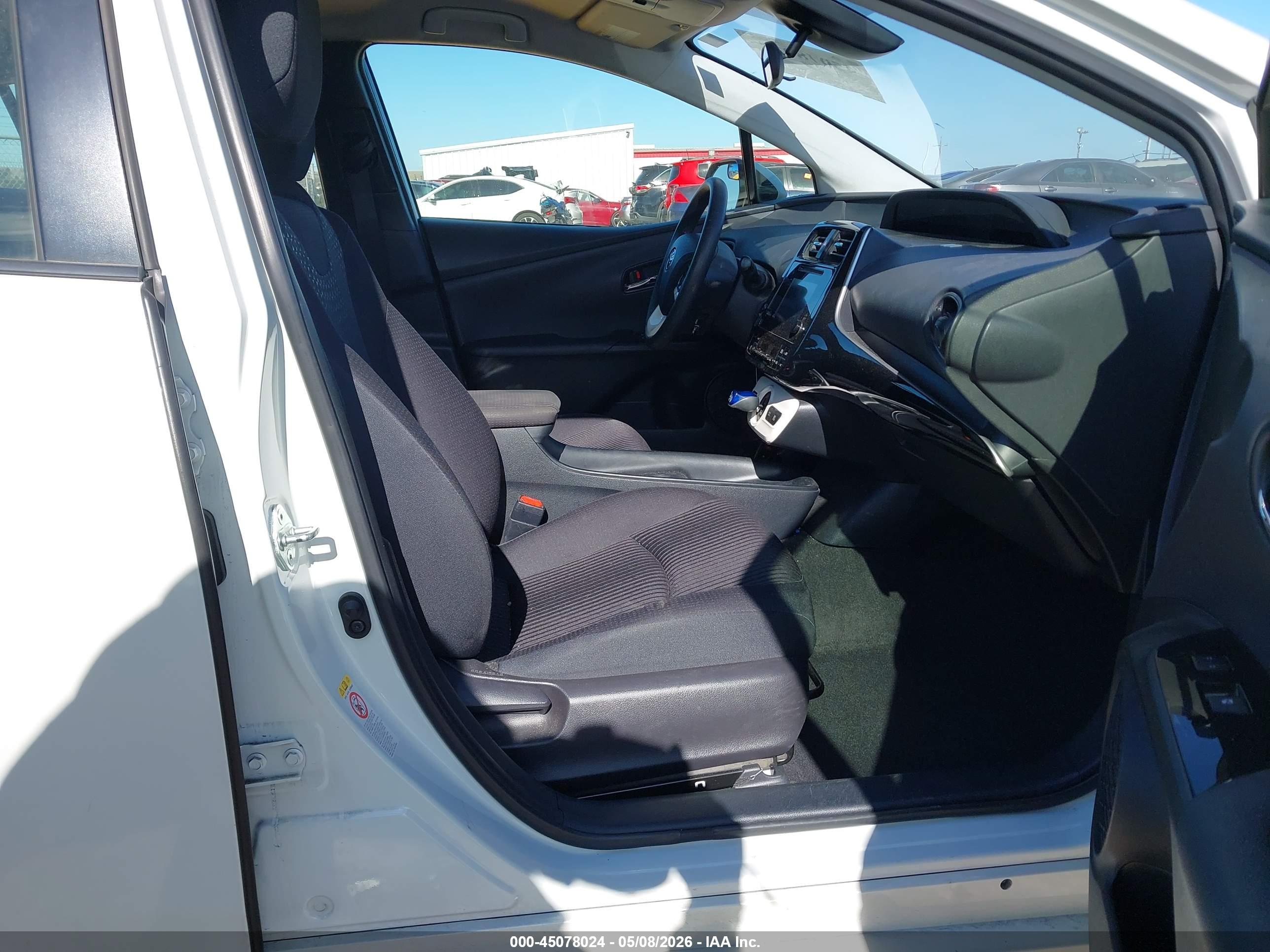 TOYOTA PRIUS image 5