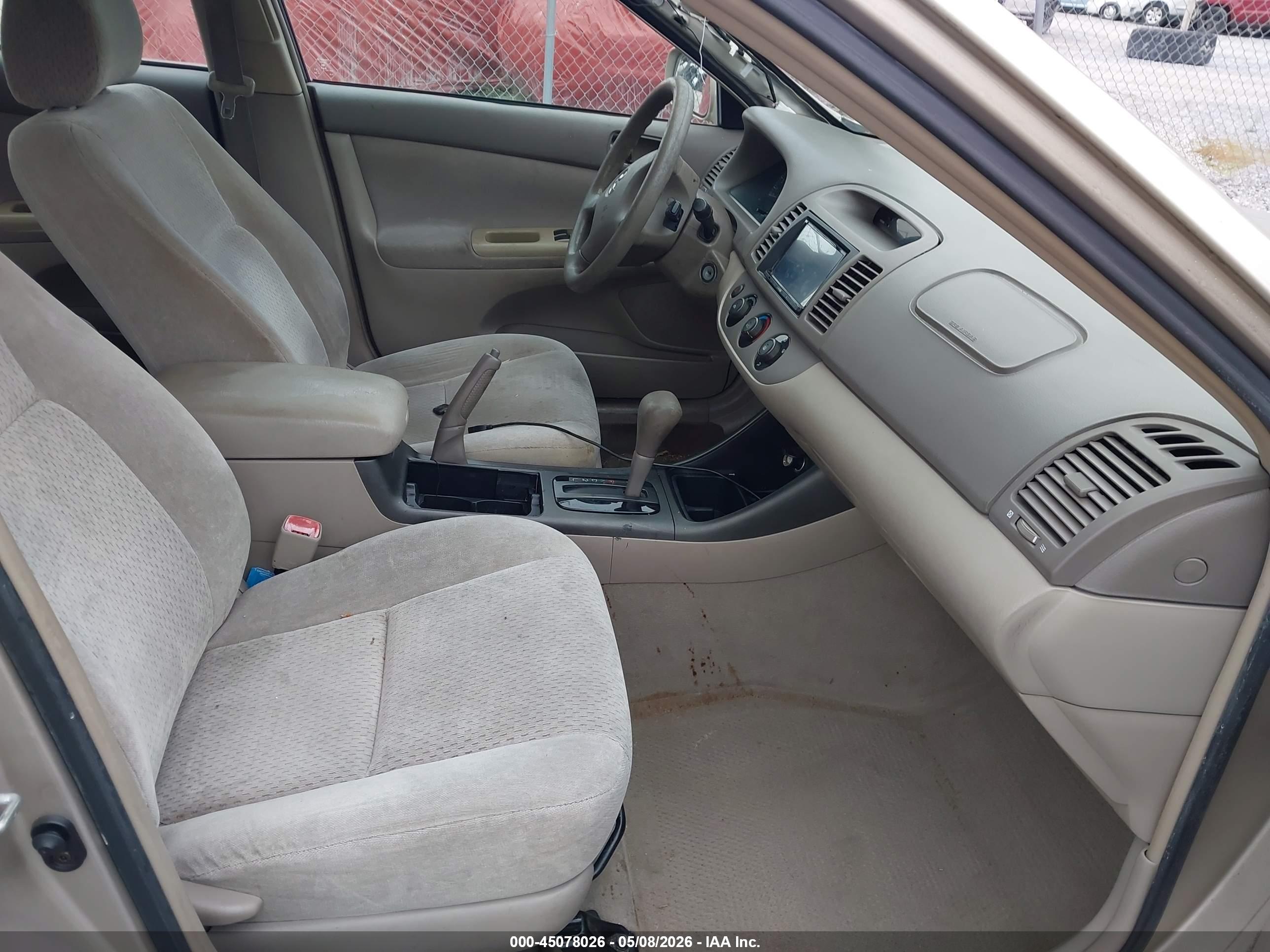 TOYOTA CAMRY image 5