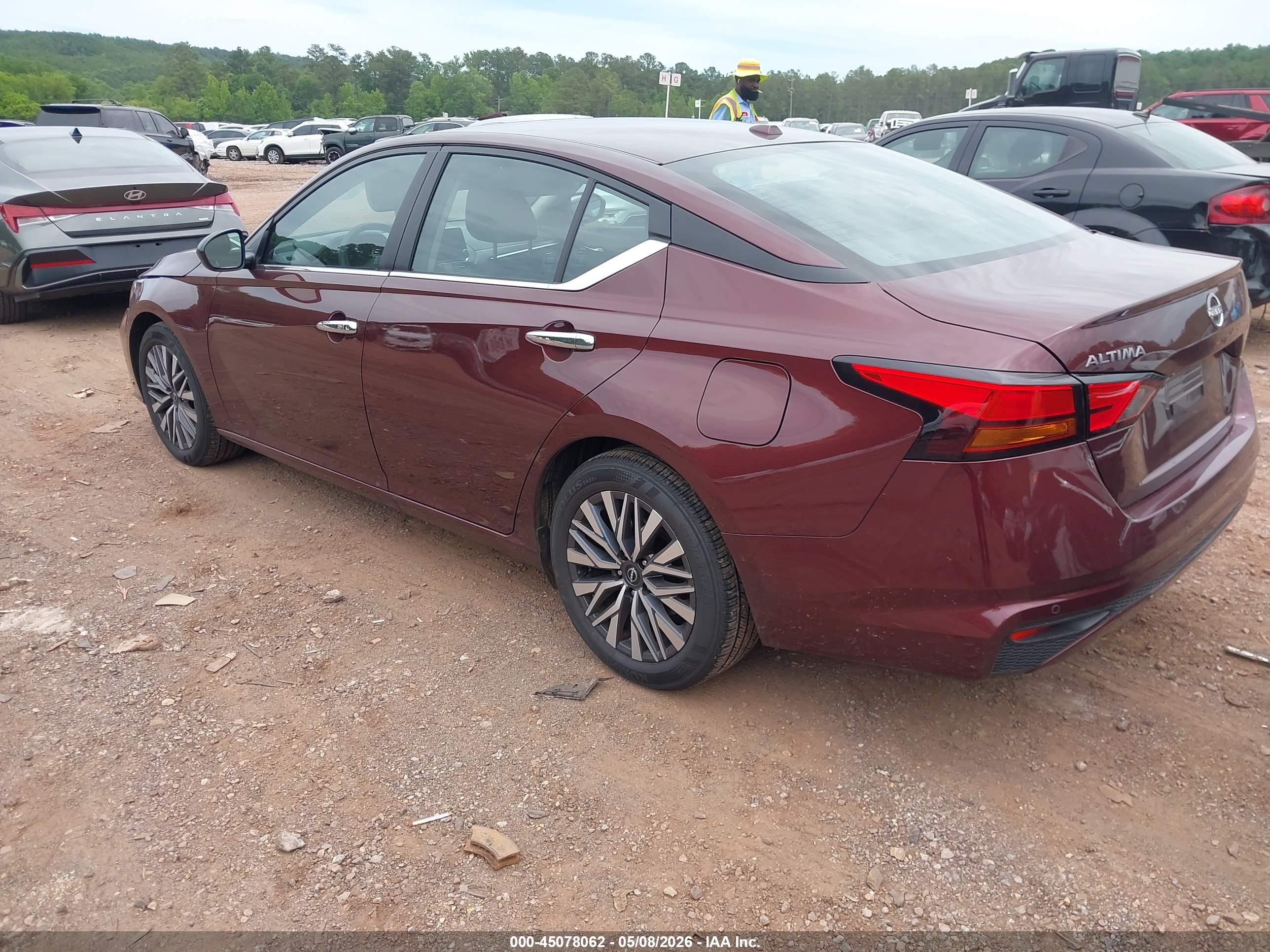 NISSAN ALTIMA image 3