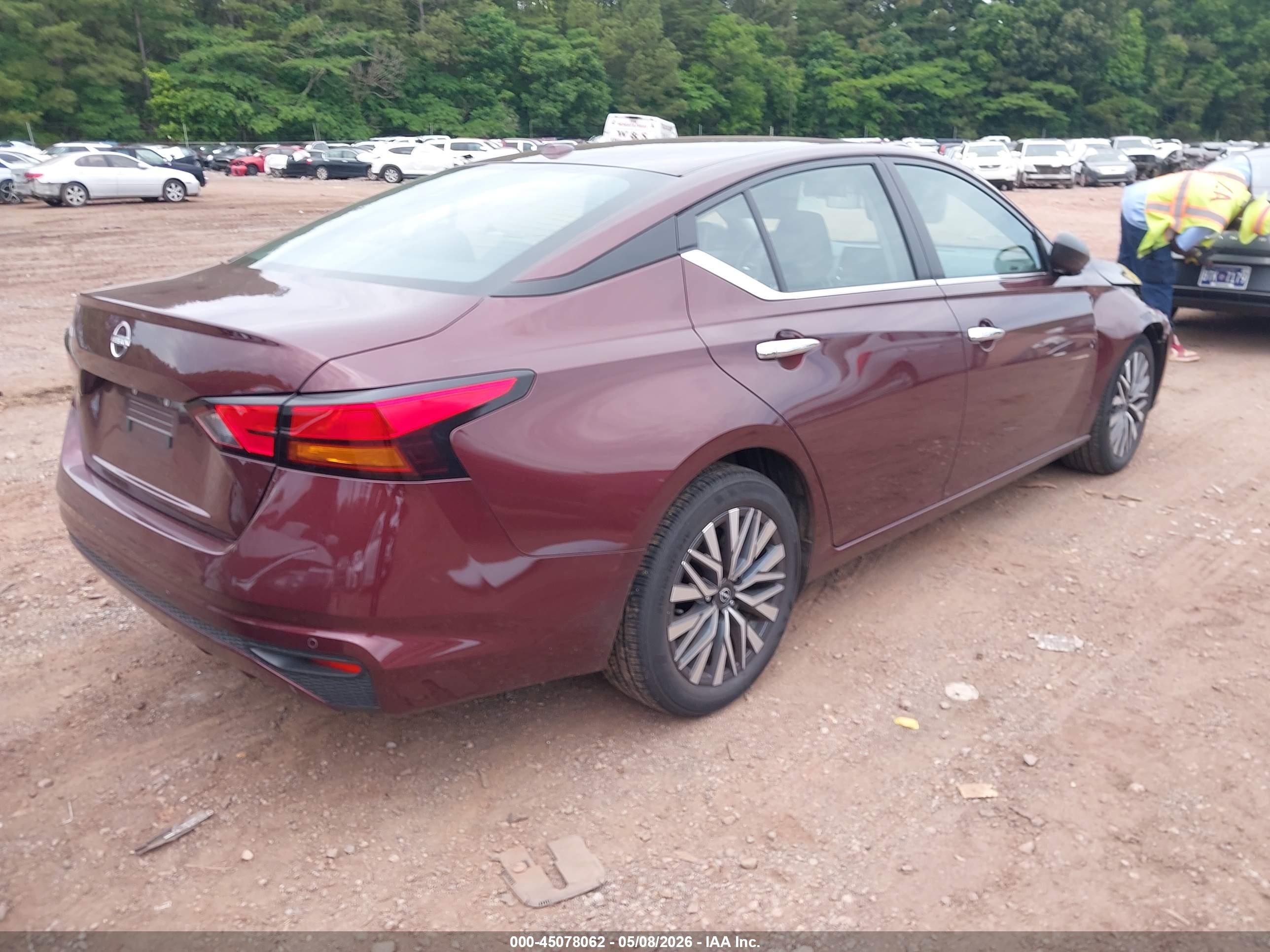 NISSAN ALTIMA image 4