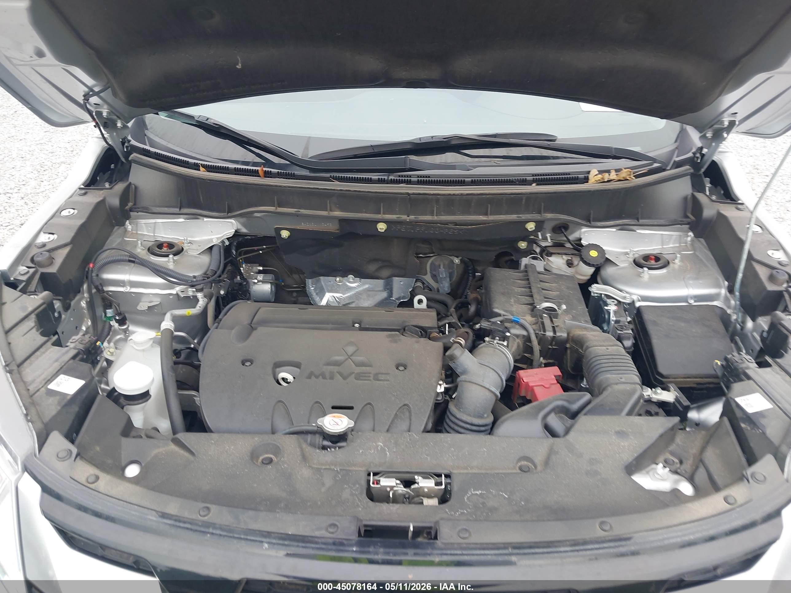 MITSUBISHI OUTLANDER image 10
