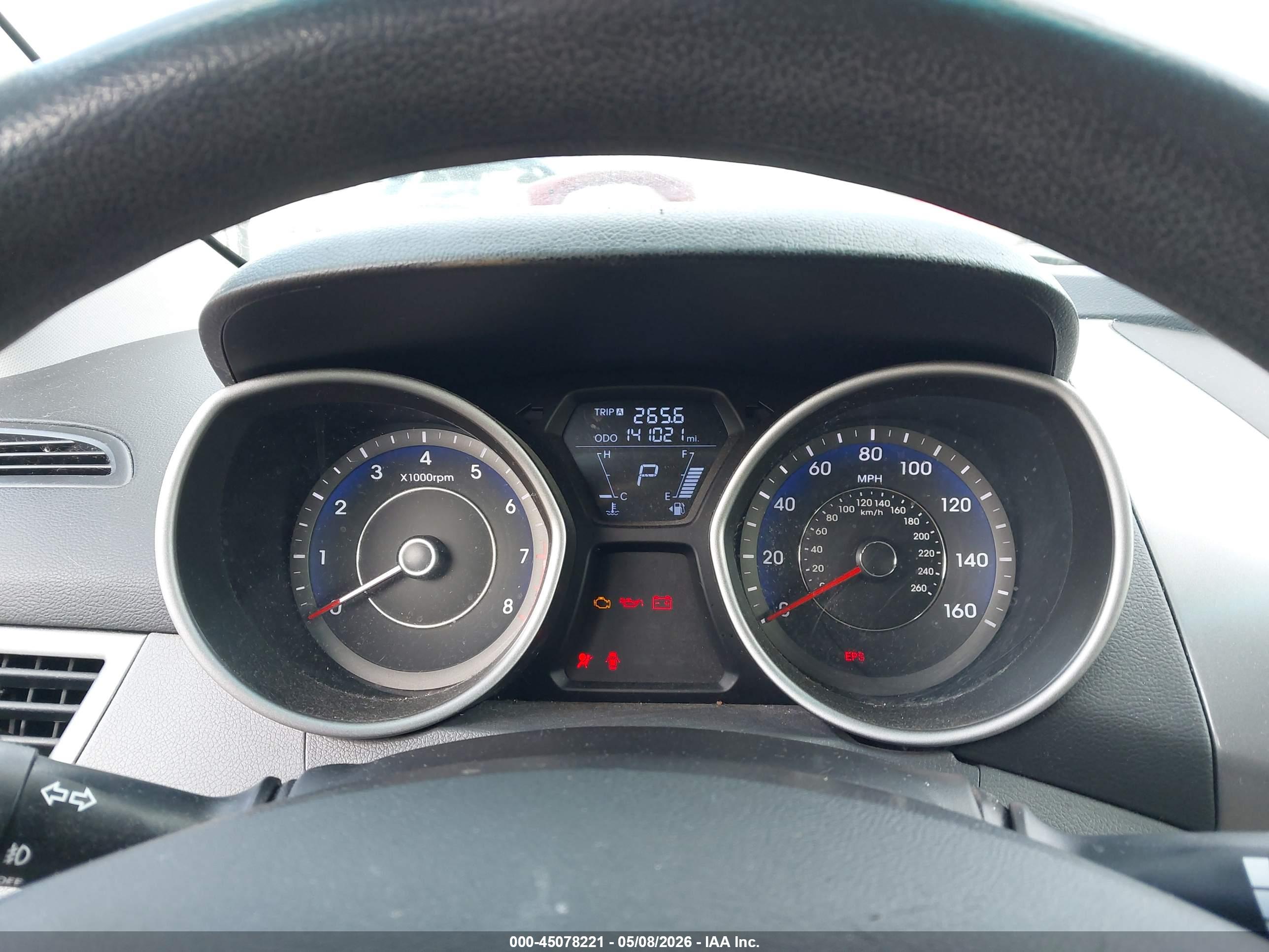 HYUNDAI ELANTRA image 7