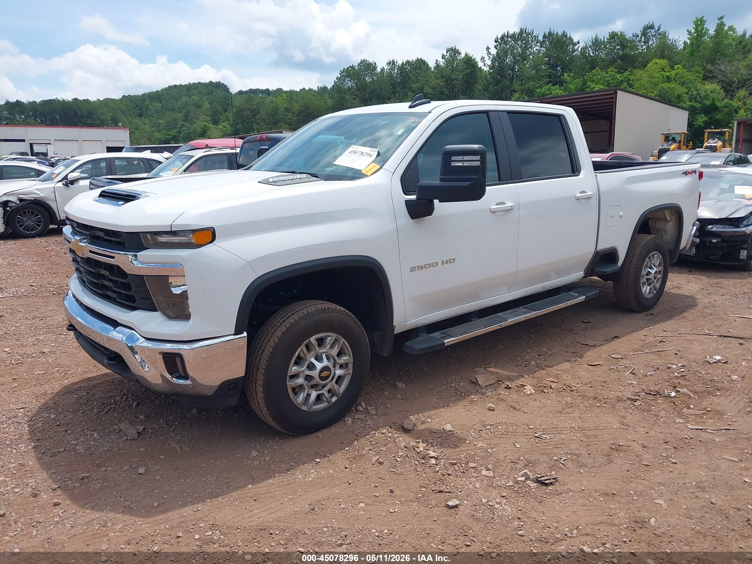 CHEVROLET SILVERADO image 2