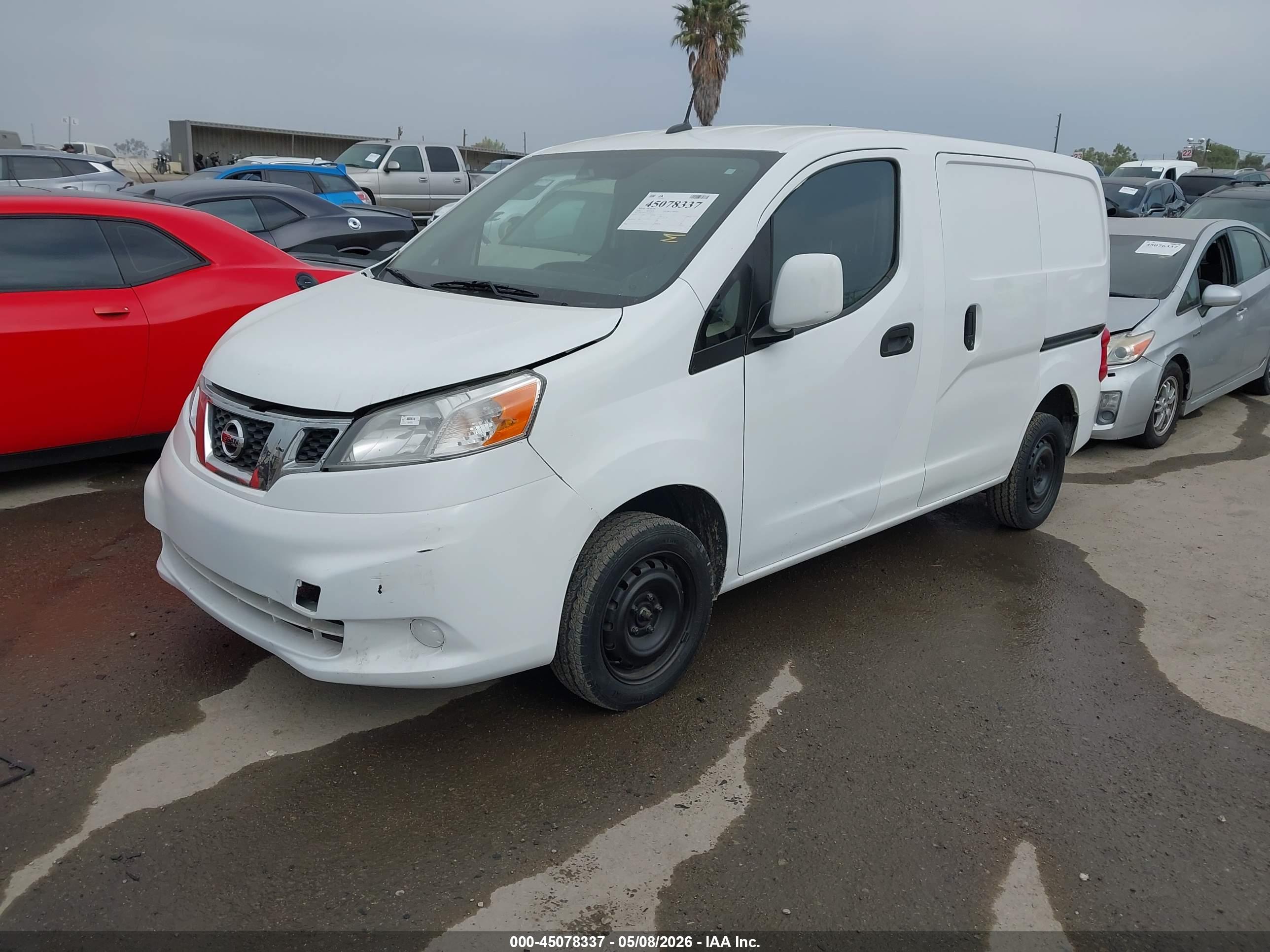 NISSAN NV200 image 2