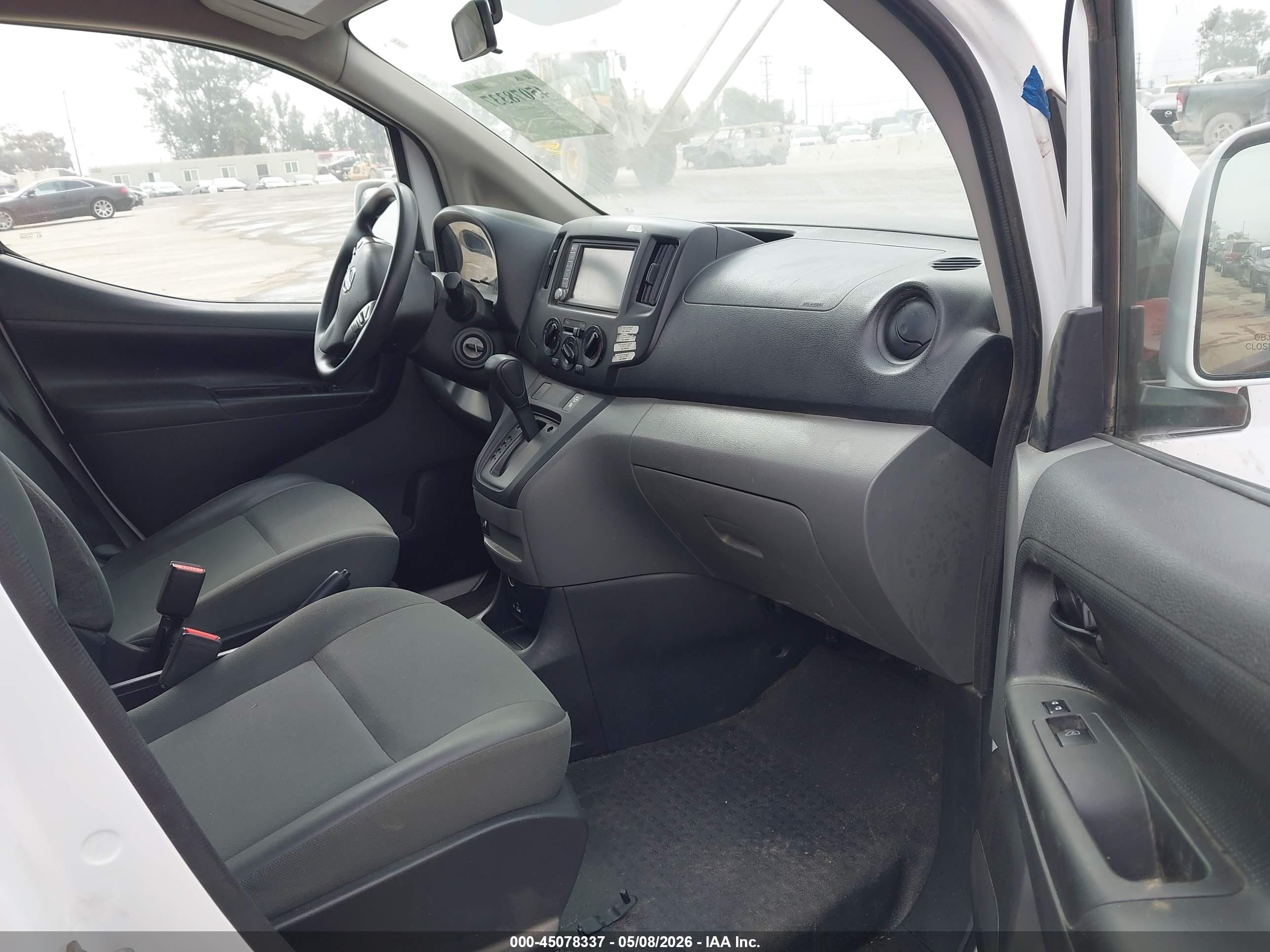 NISSAN NV200 image 5