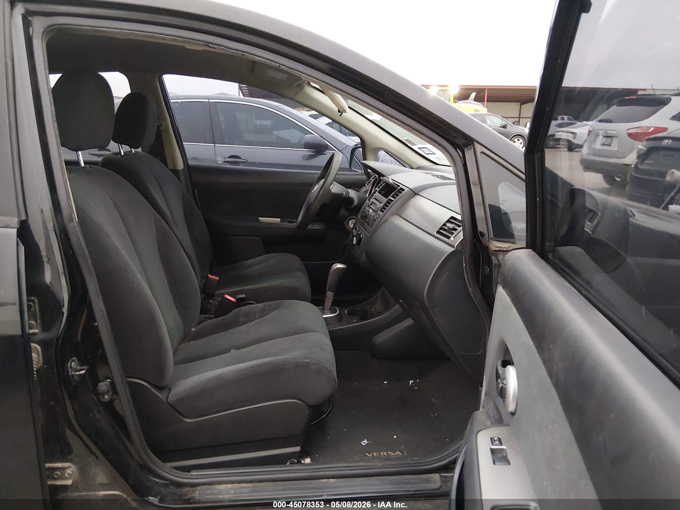 NISSAN VERSA image 5