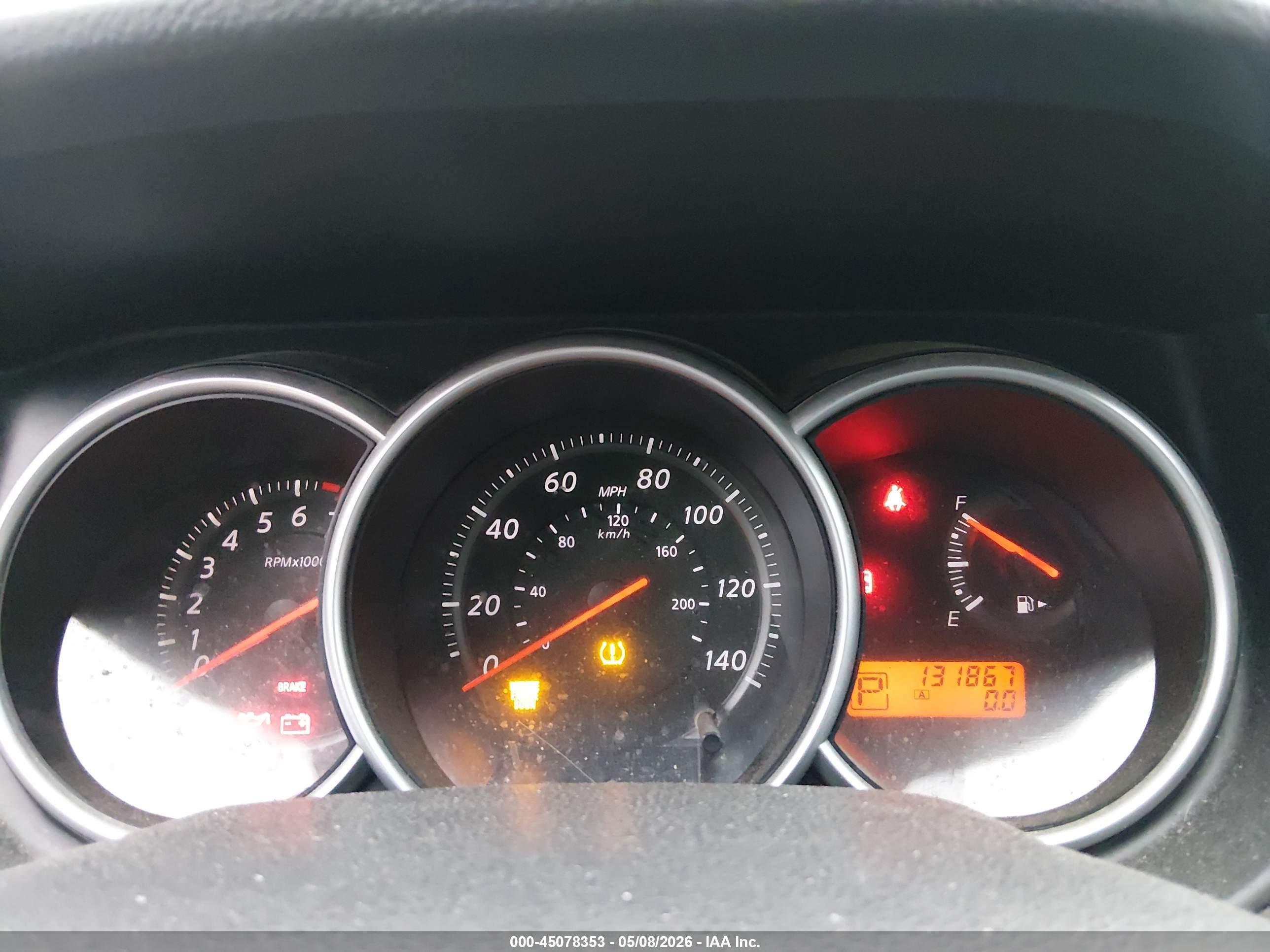 NISSAN VERSA image 7