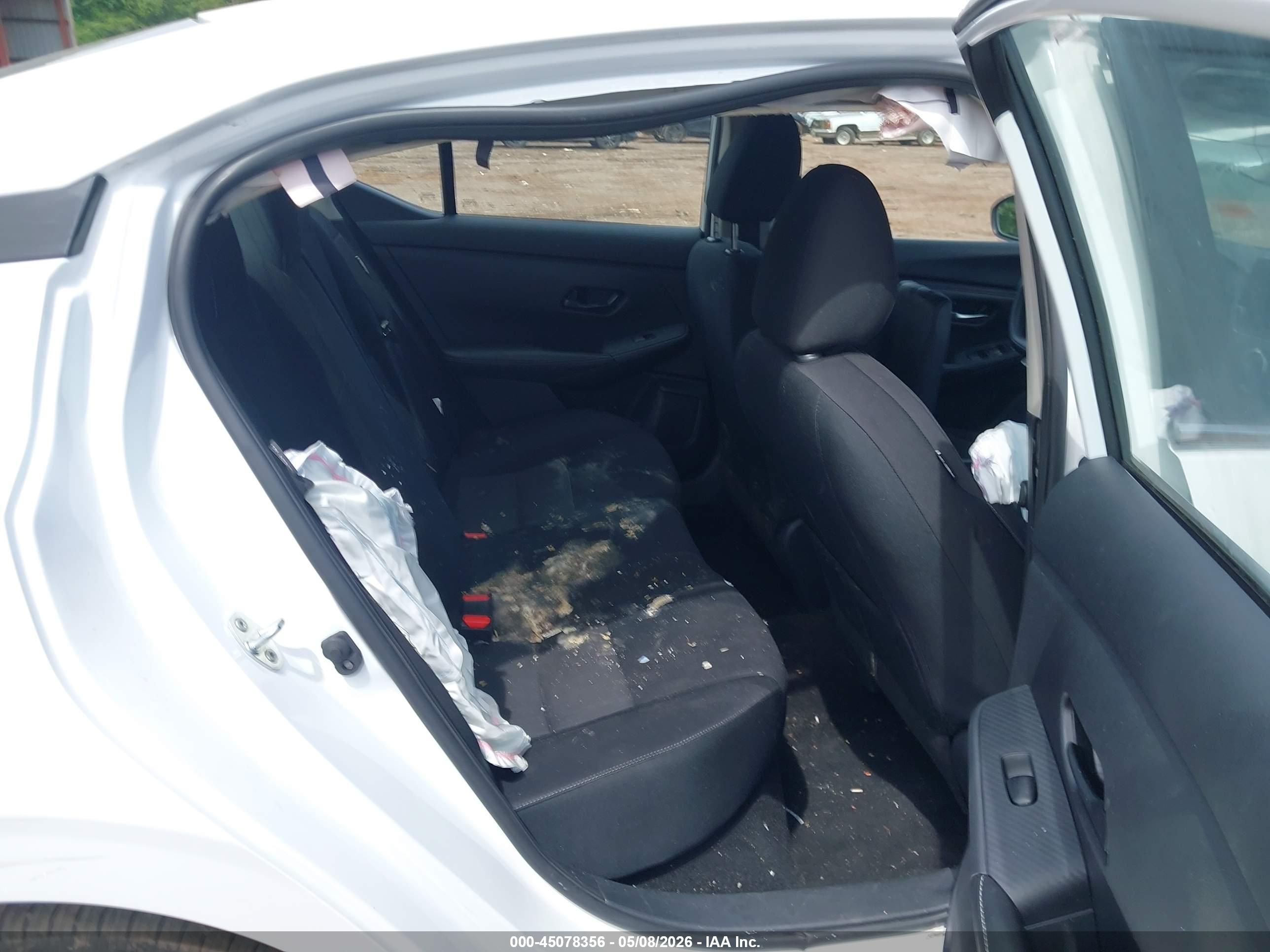 NISSAN SENTRA image 8