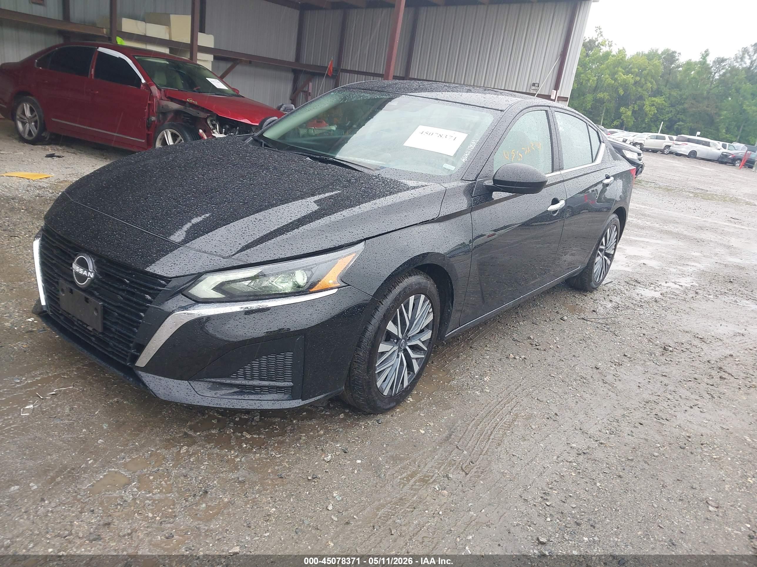 NISSAN ALTIMA image 2
