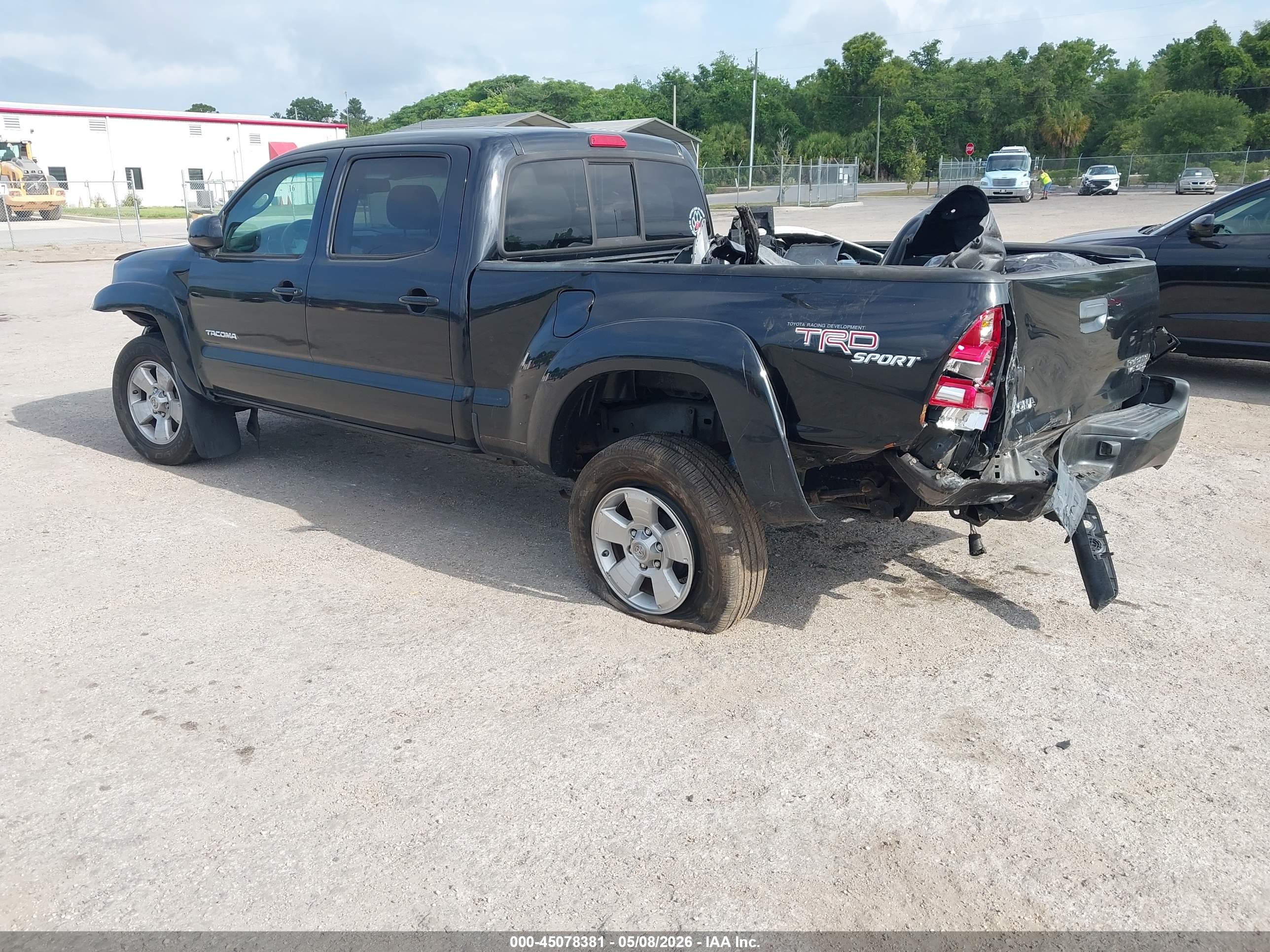 TOYOTA TACOMA image 3