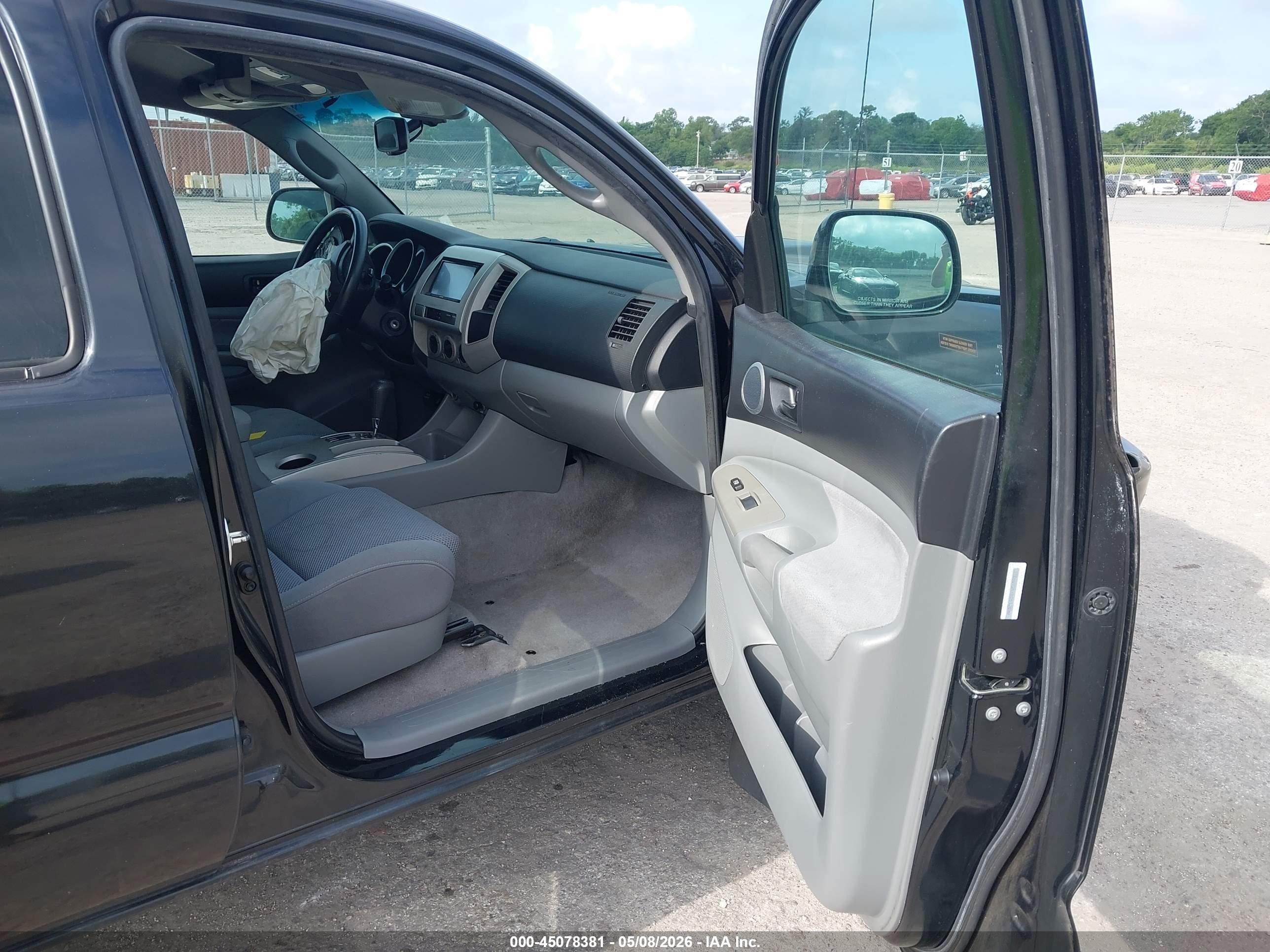 TOYOTA TACOMA image 5