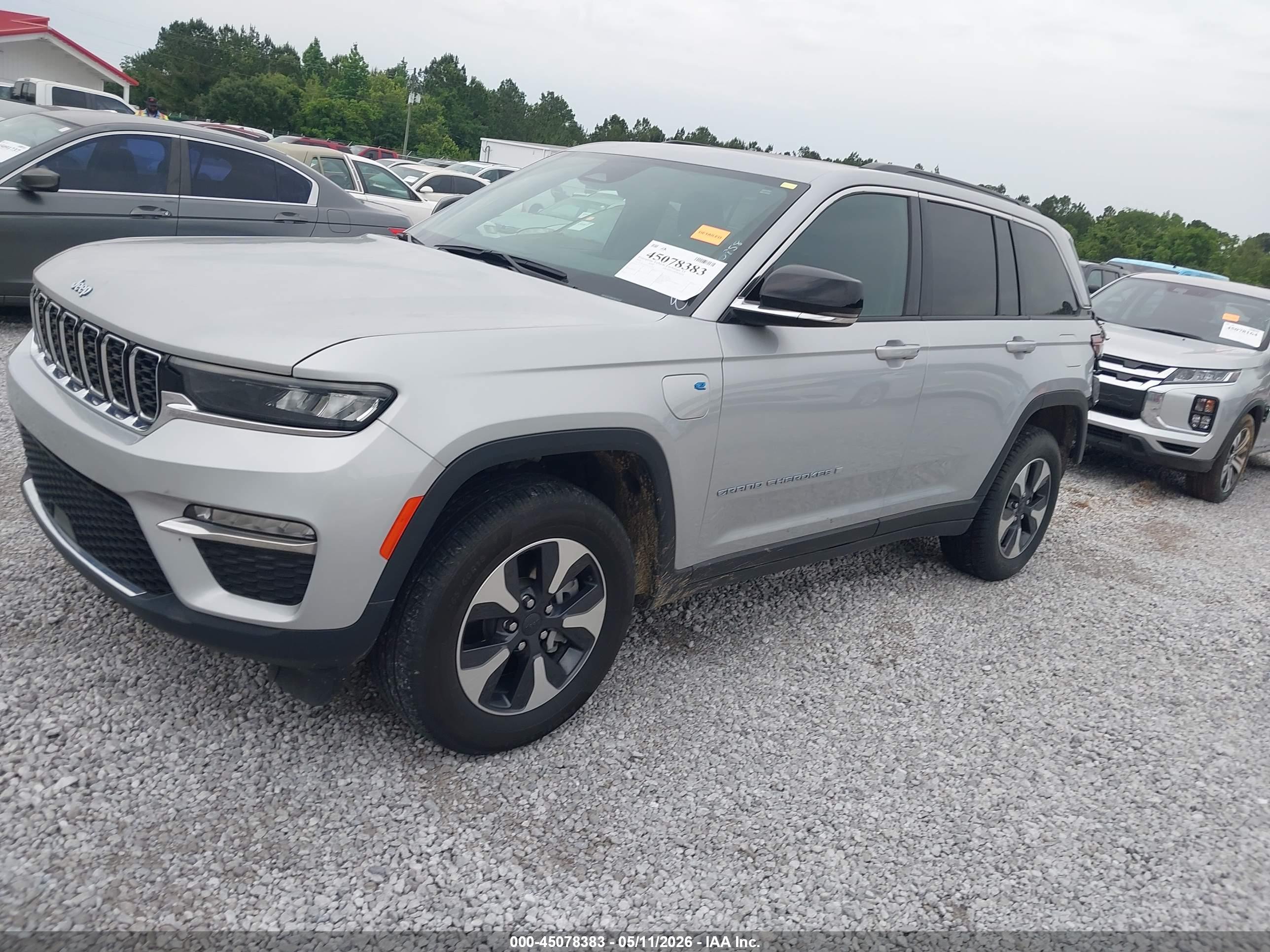 JEEP GRAND image 2