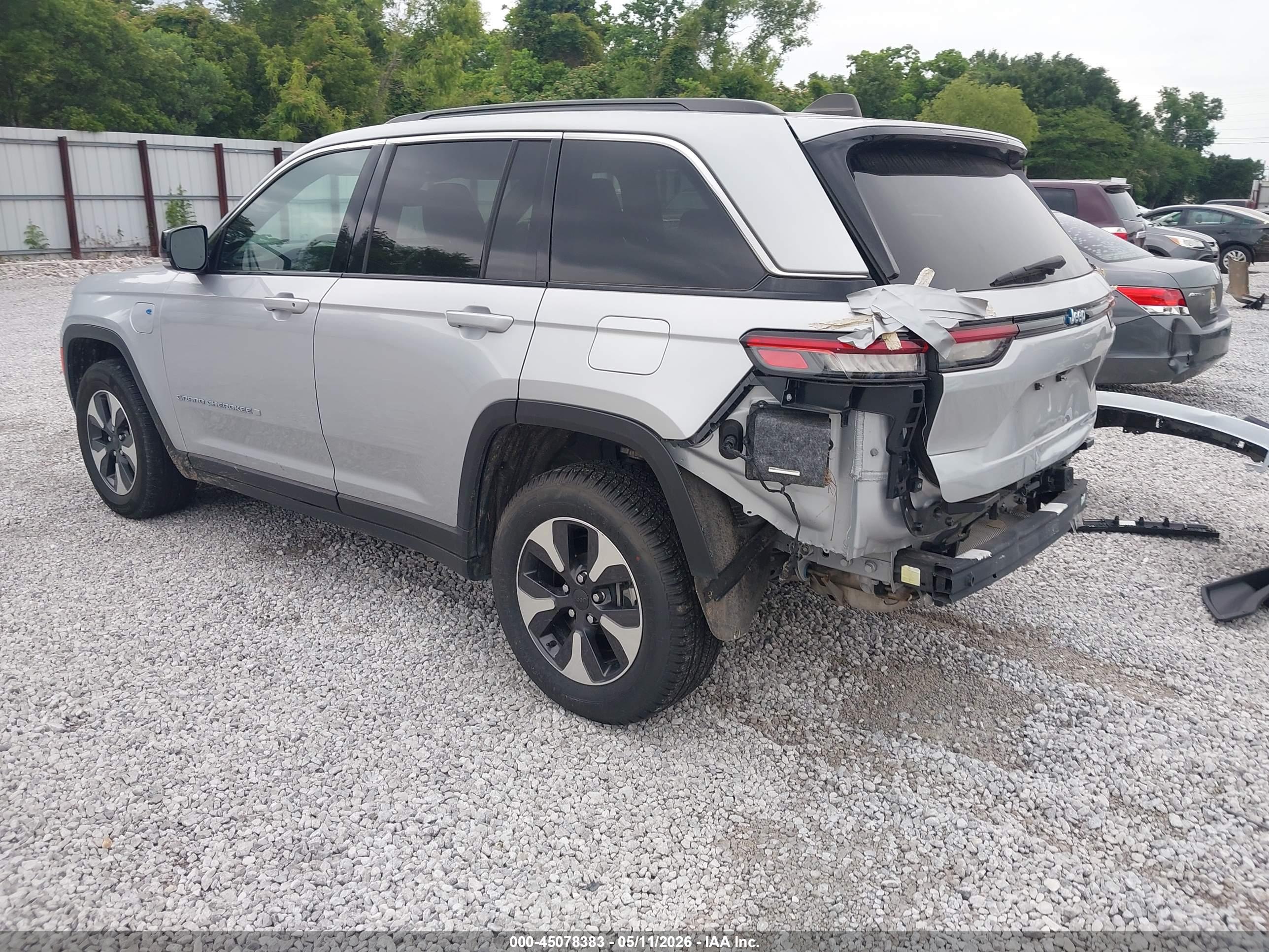 JEEP GRAND image 3