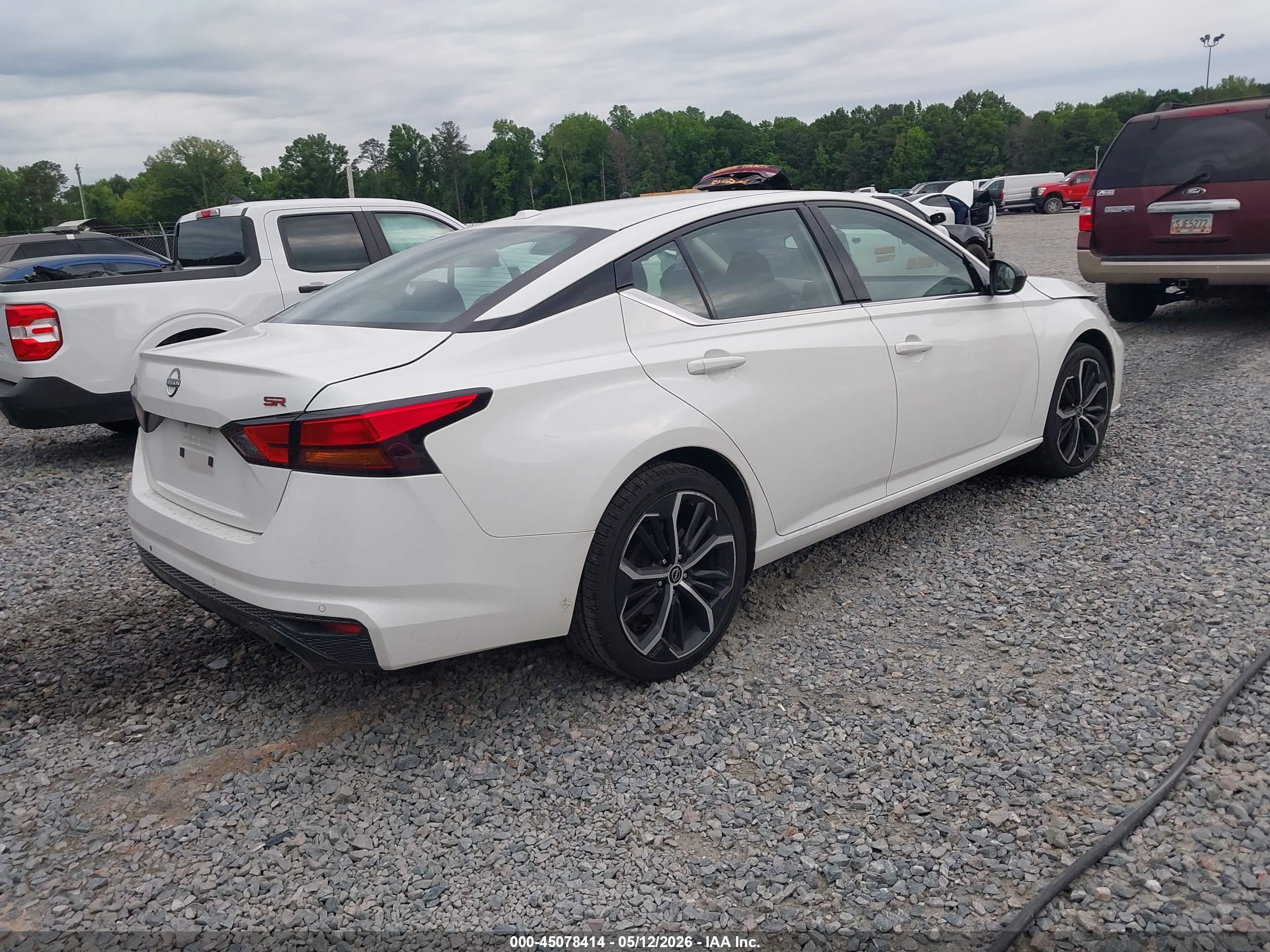 NISSAN ALTIMA image 4