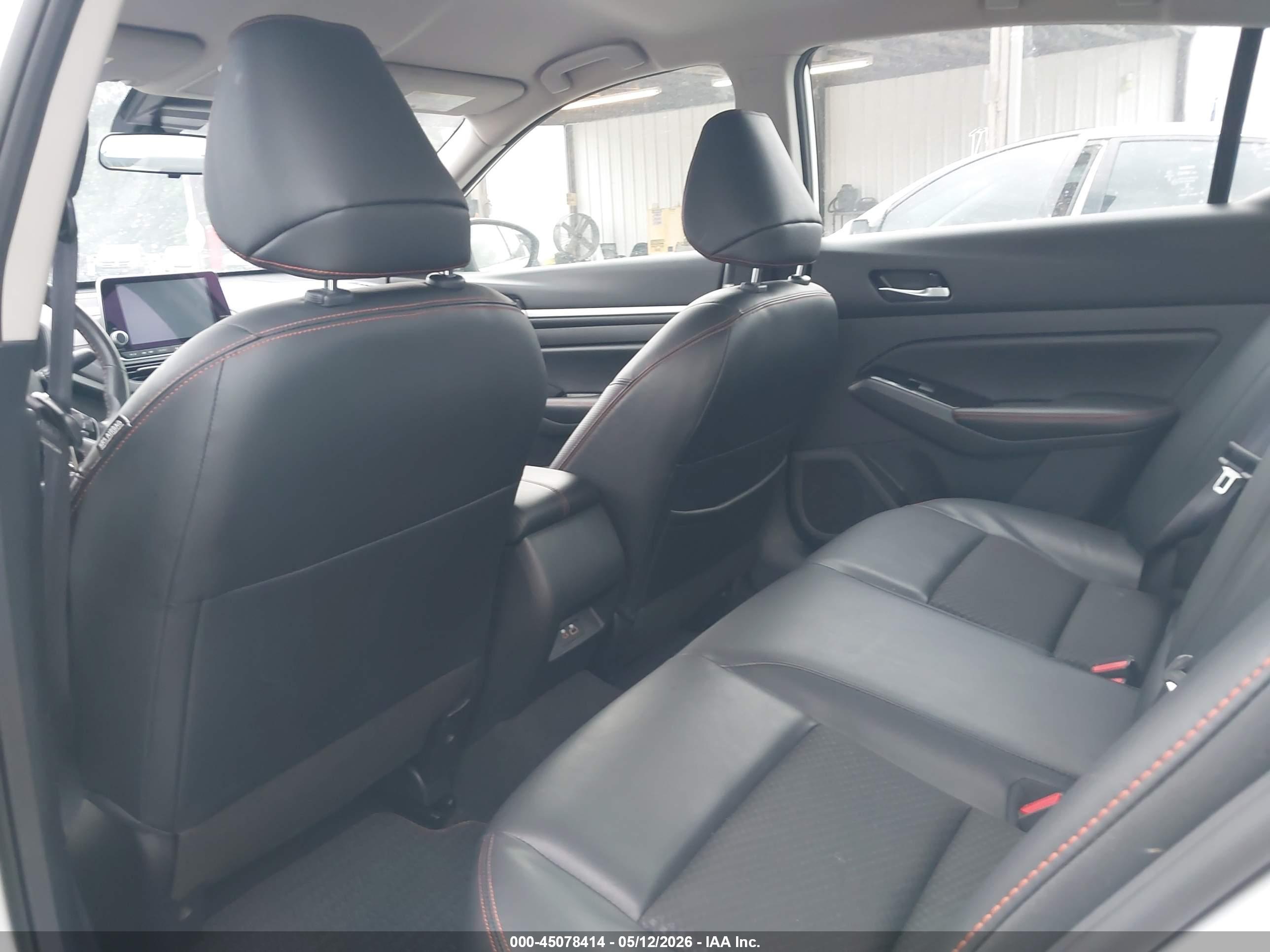 NISSAN ALTIMA image 8