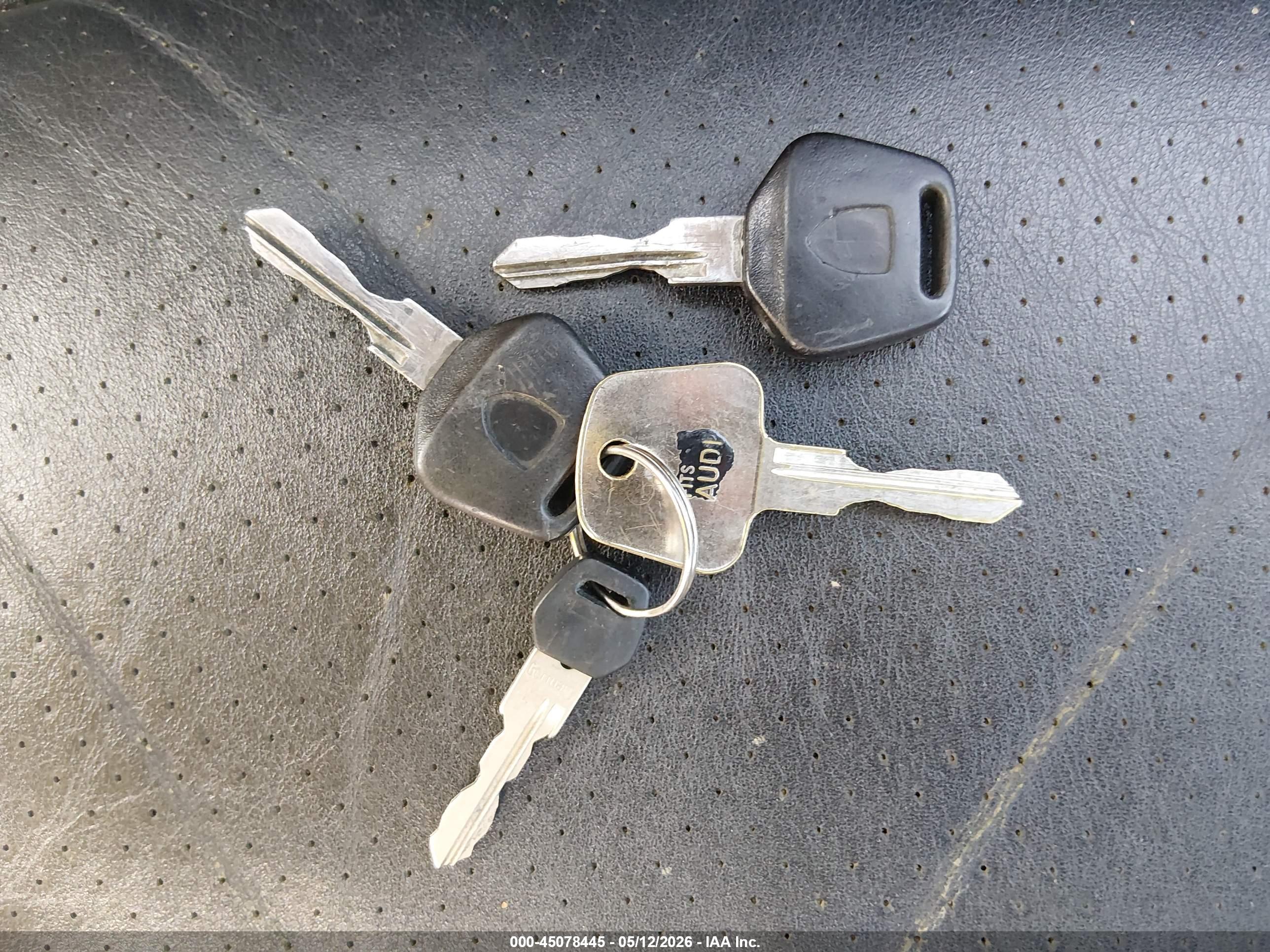 PORSCHE 944 image 11