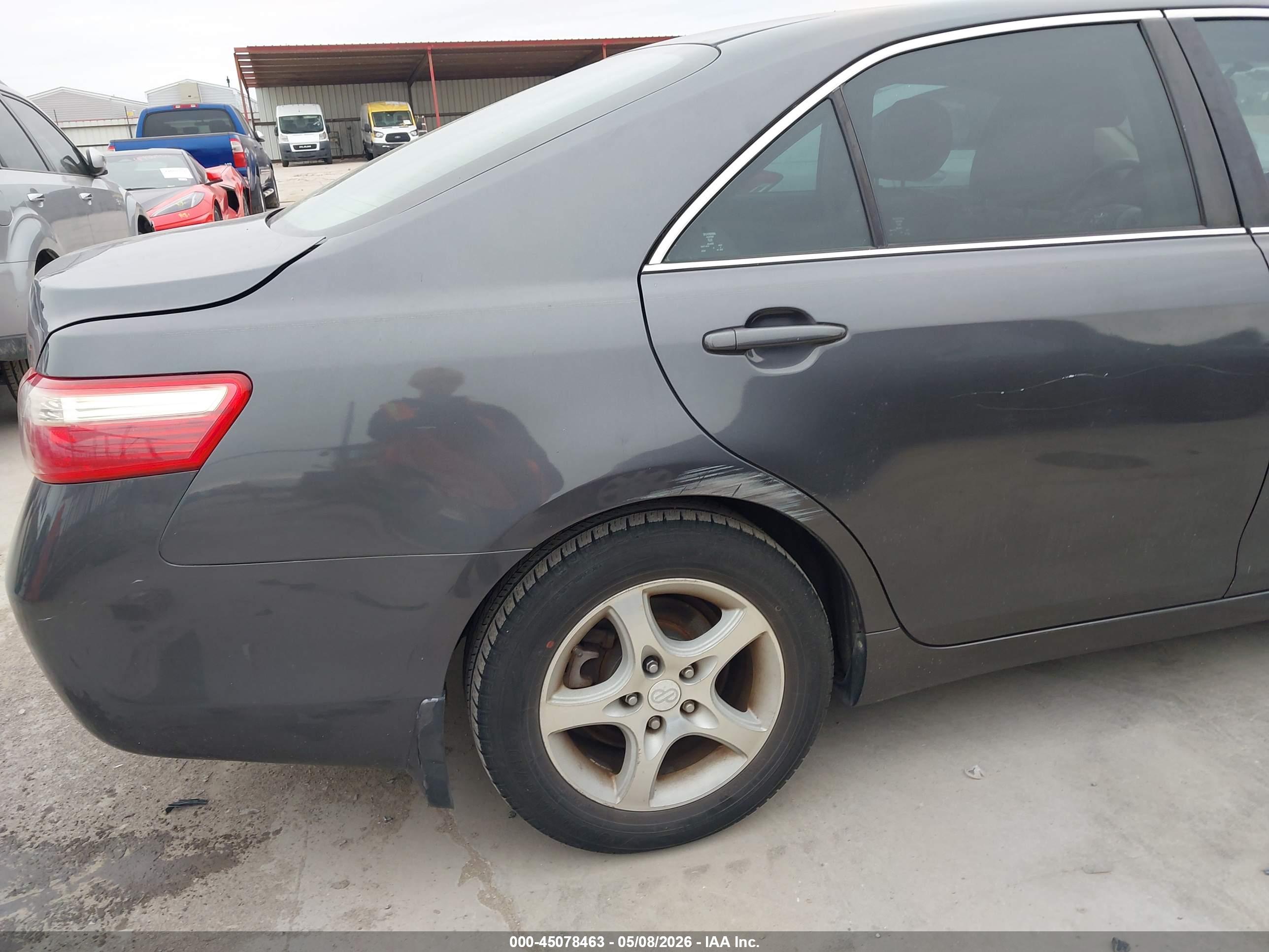 TOYOTA CAMRY image 6