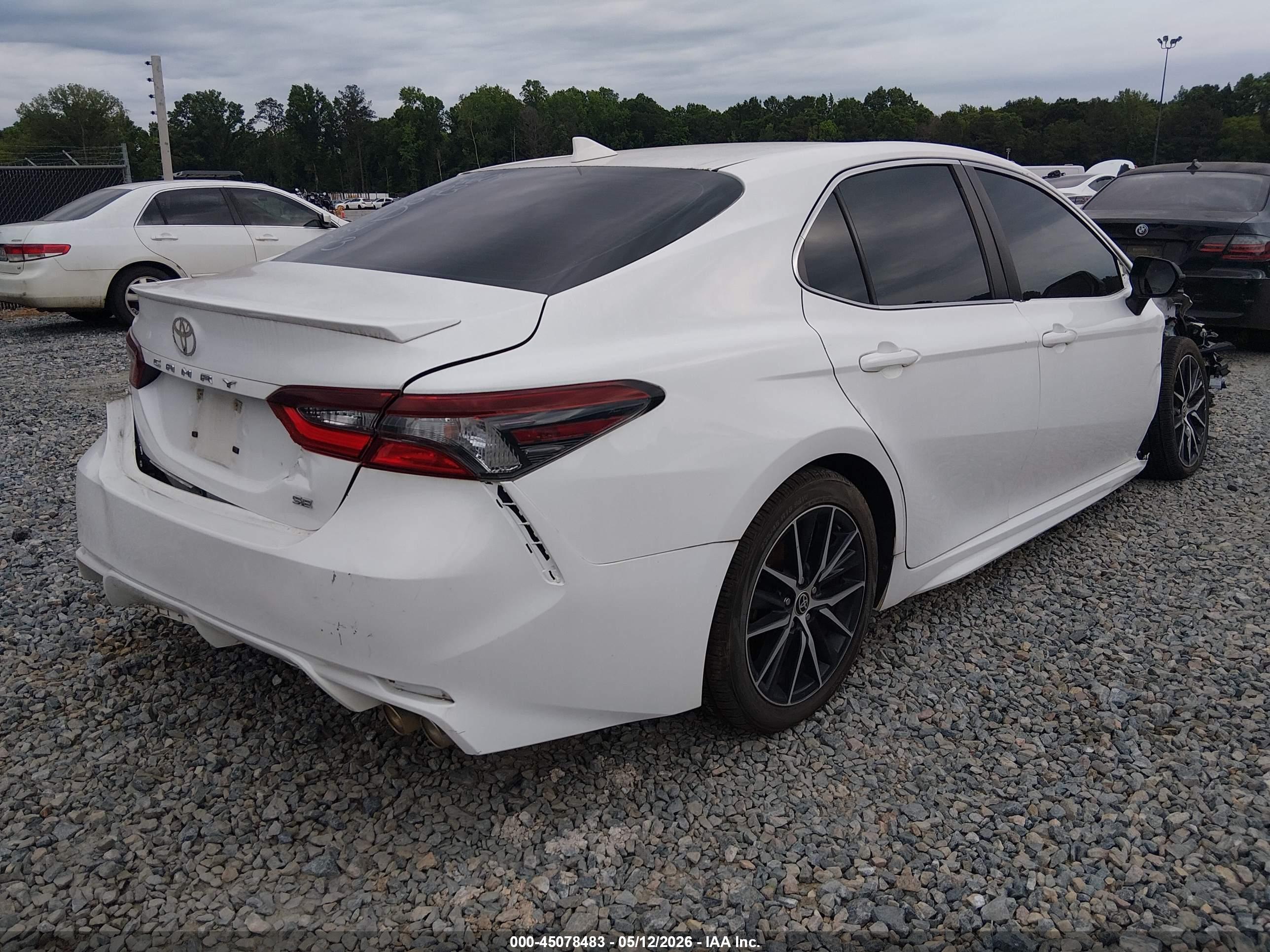 TOYOTA CAMRY image 4