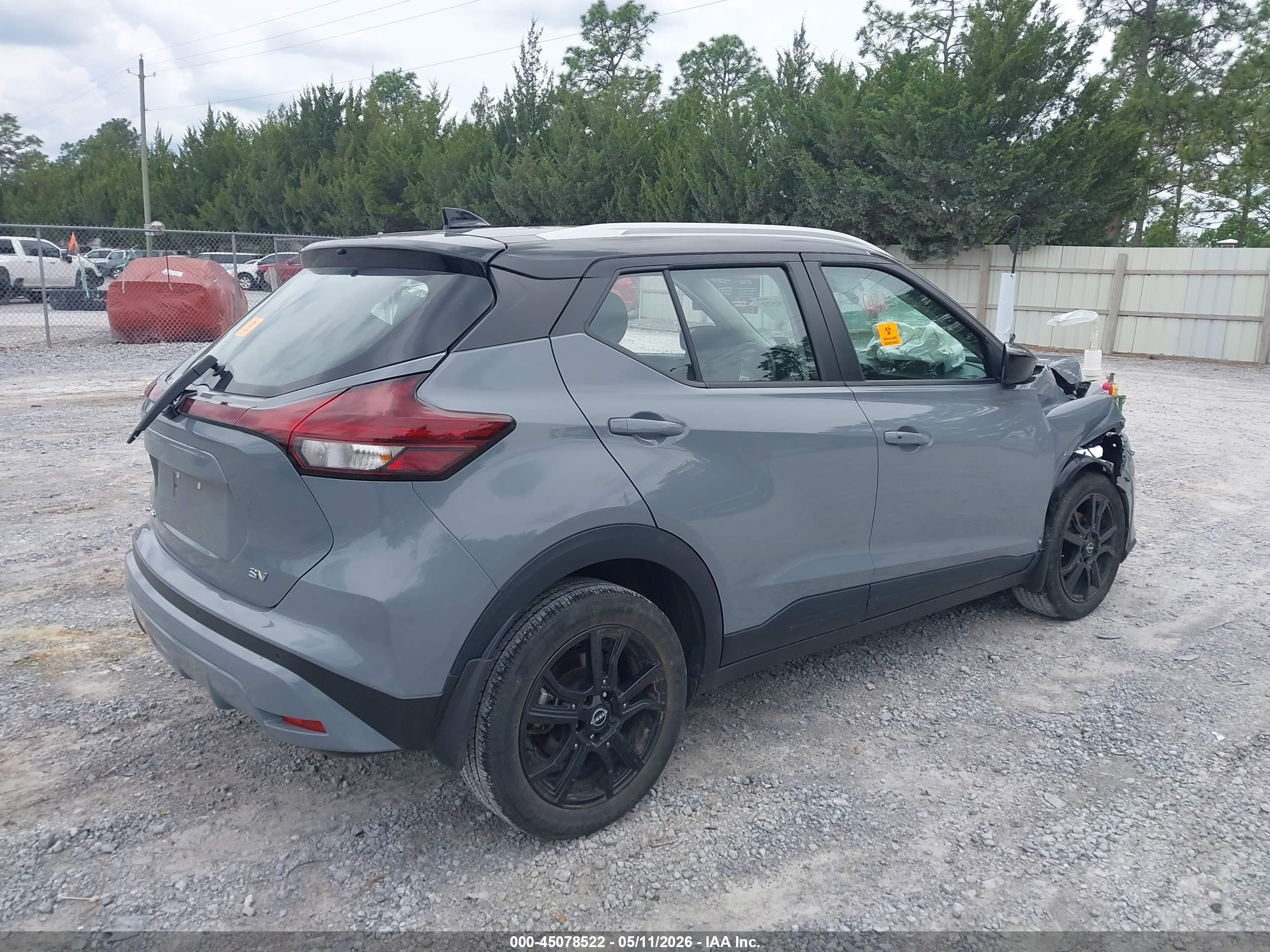 NISSAN KICKS image 4