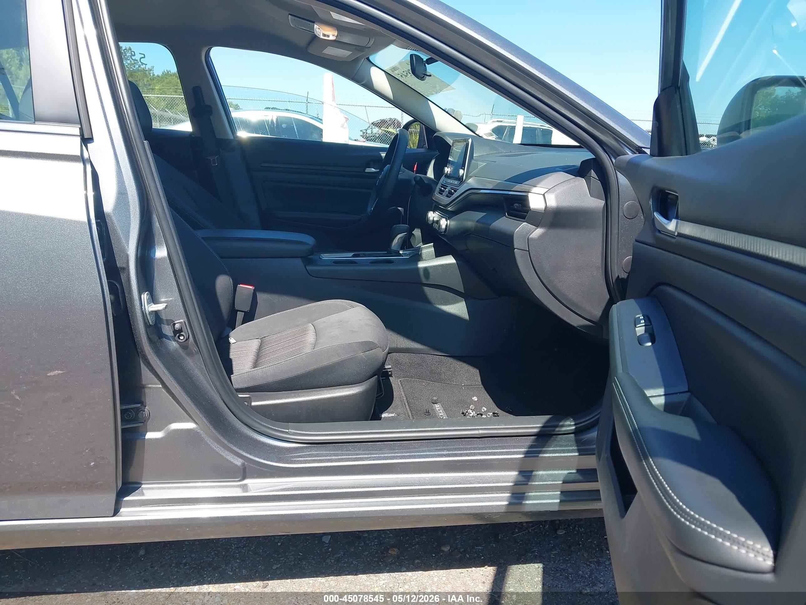 NISSAN ALTIMA image 5