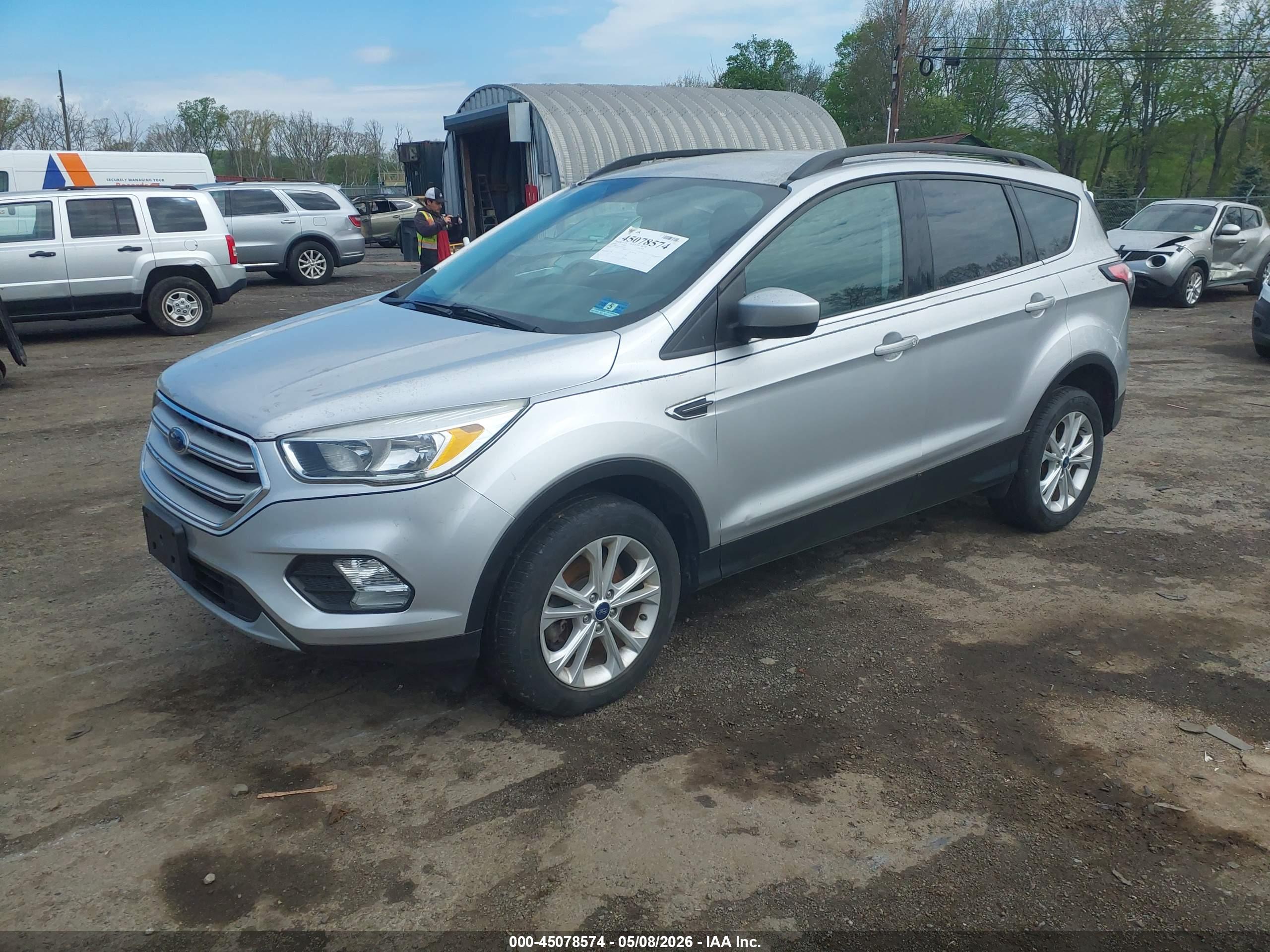 FORD ESCAPE image 2