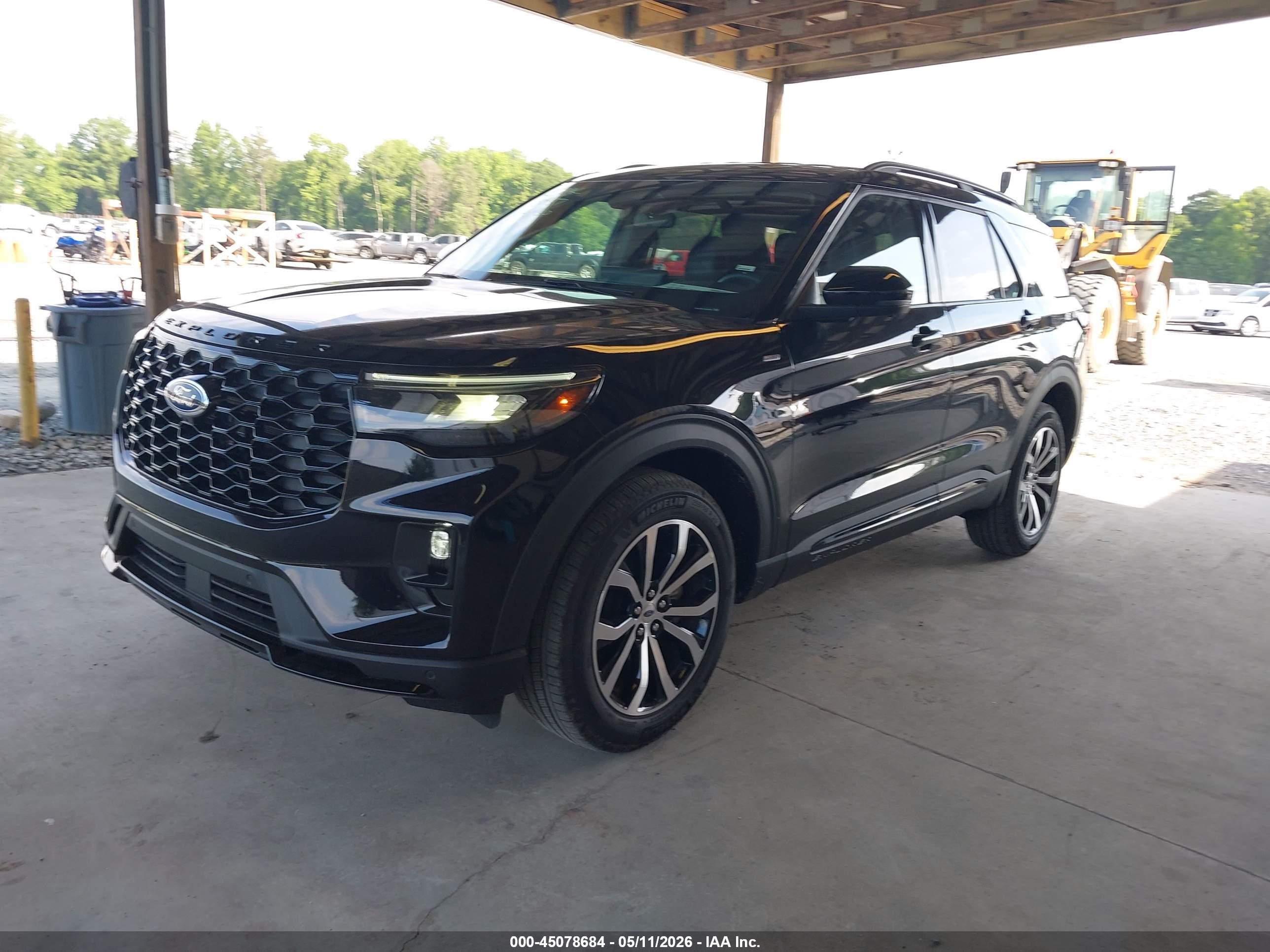 FORD EXPLORER image 2