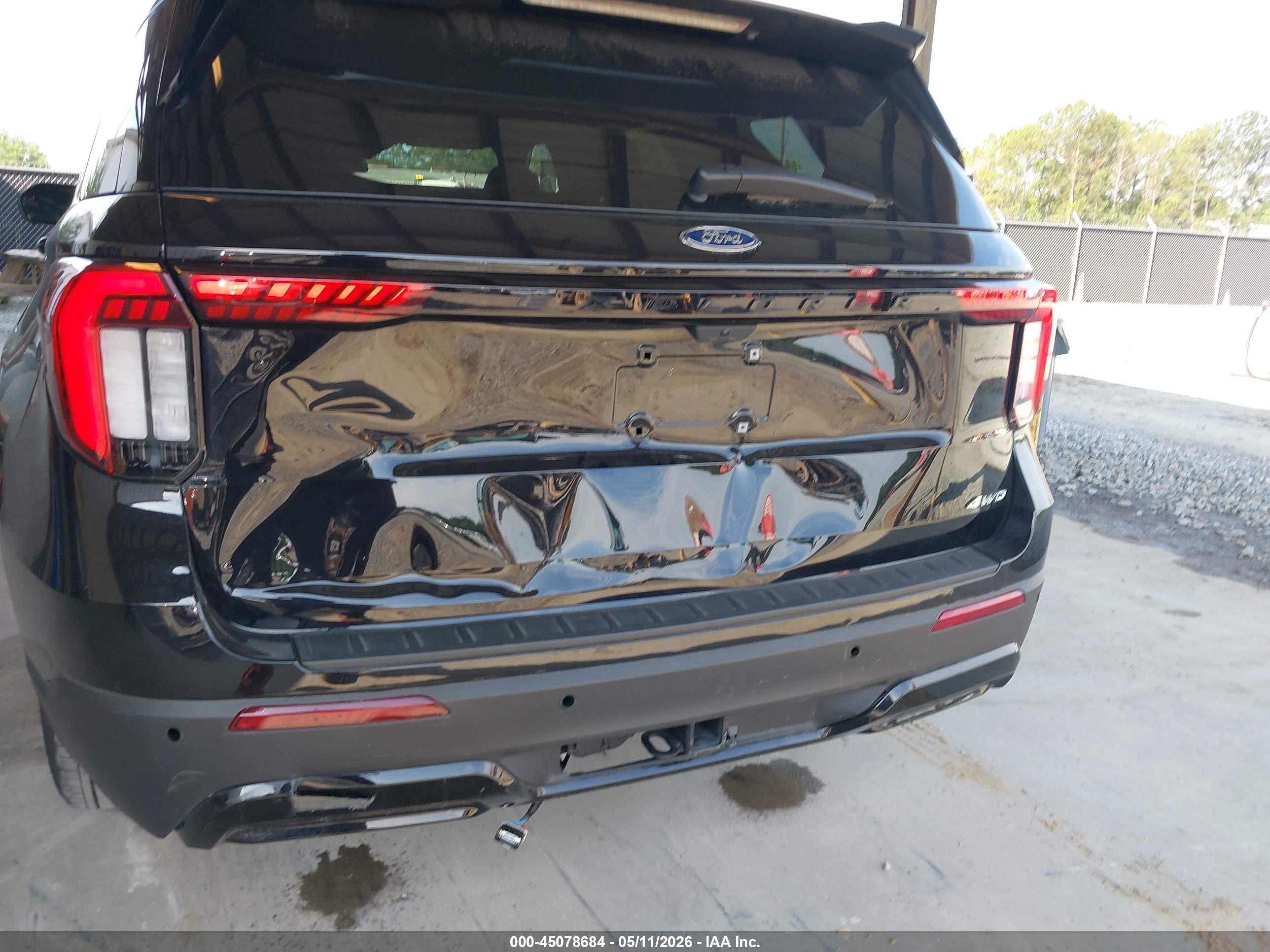 FORD EXPLORER image 6