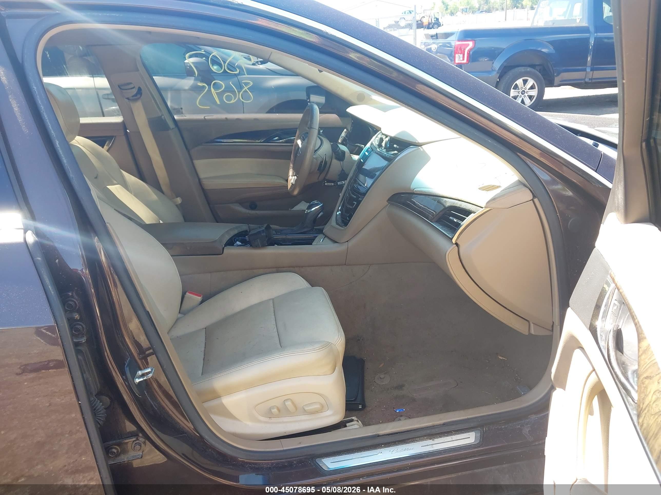 CADILLAC CTS image 5