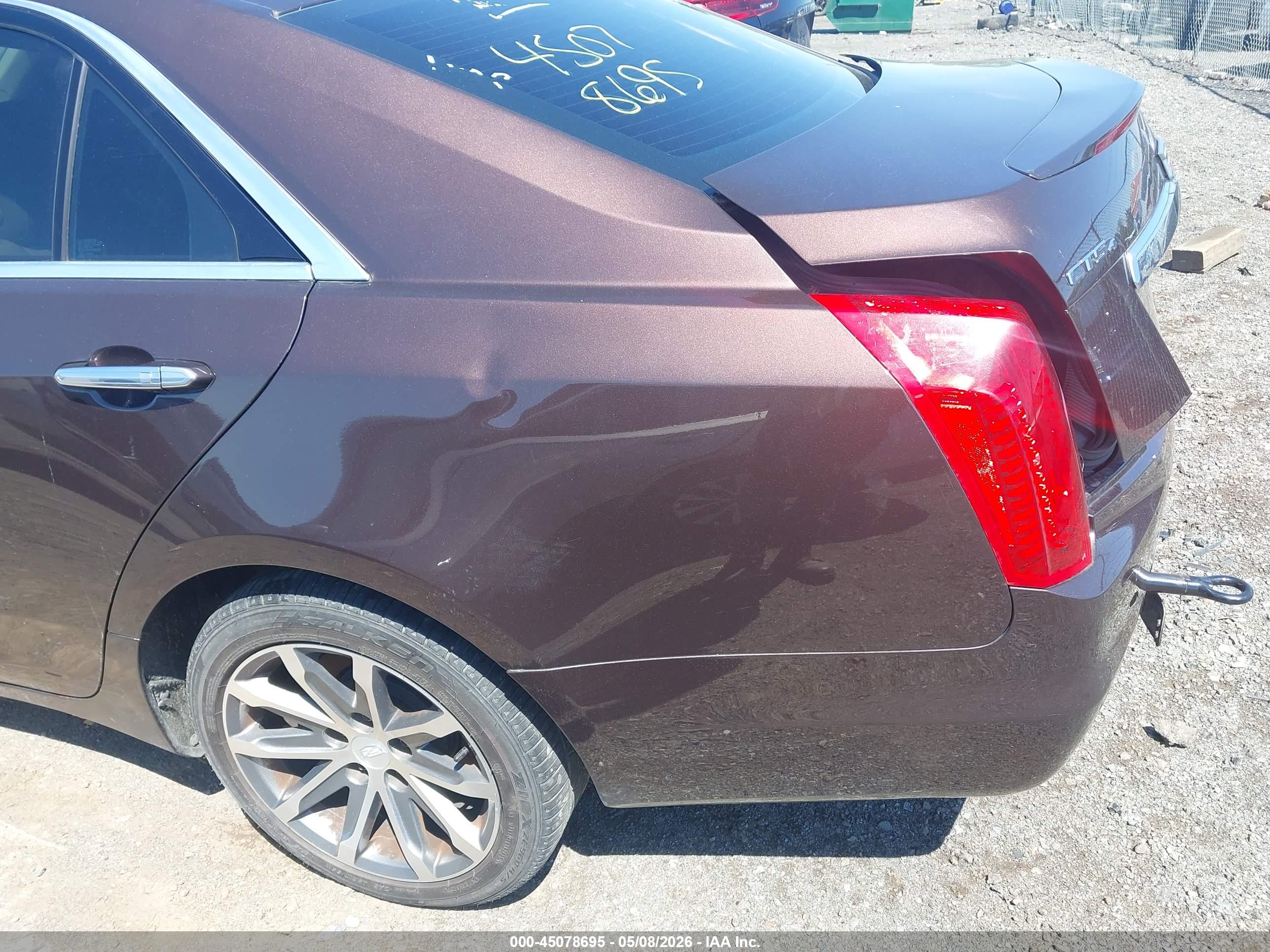 CADILLAC CTS image 6