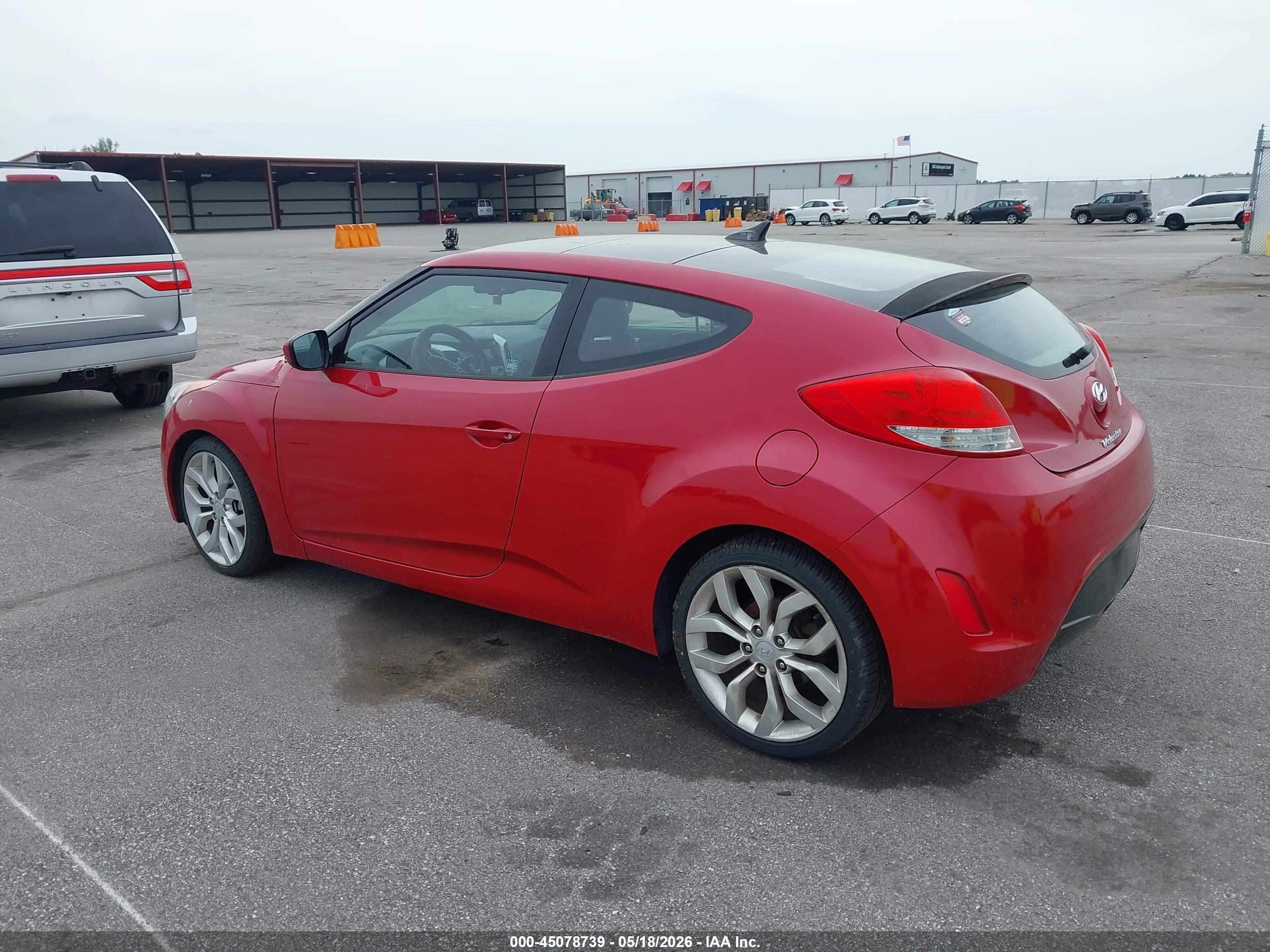 HYUNDAI VELOSTER image 3