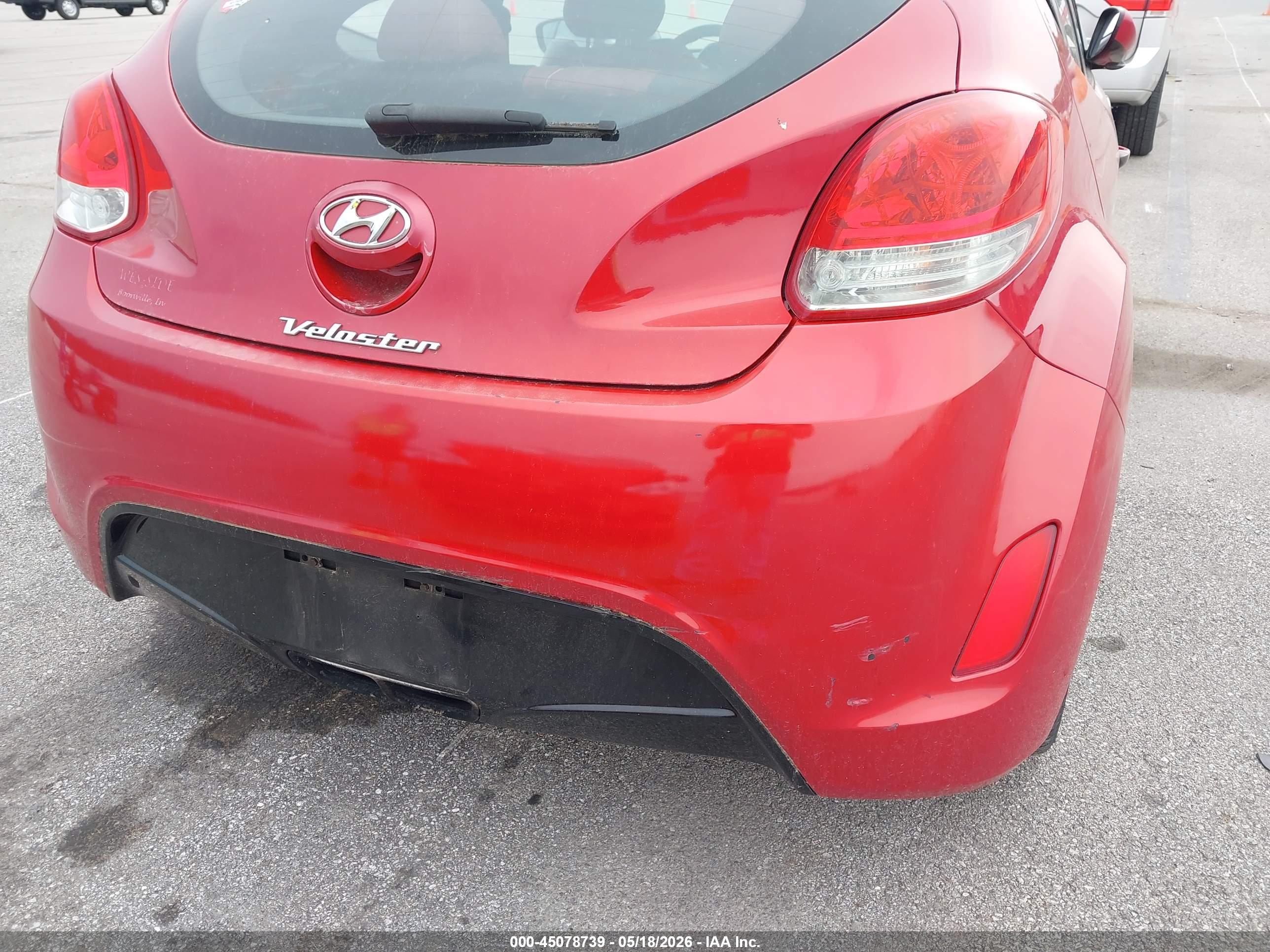 HYUNDAI VELOSTER image 6