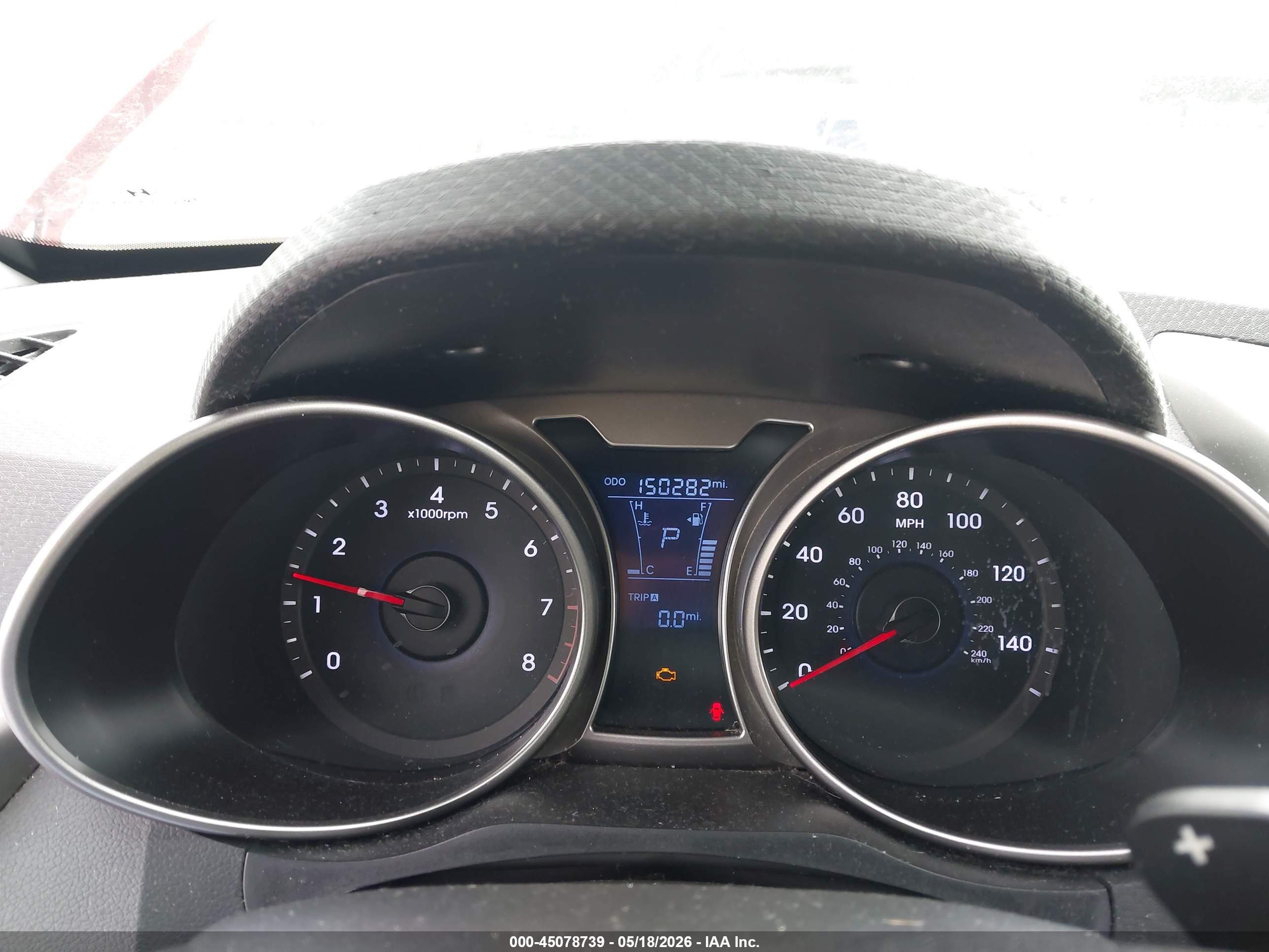 HYUNDAI VELOSTER image 7