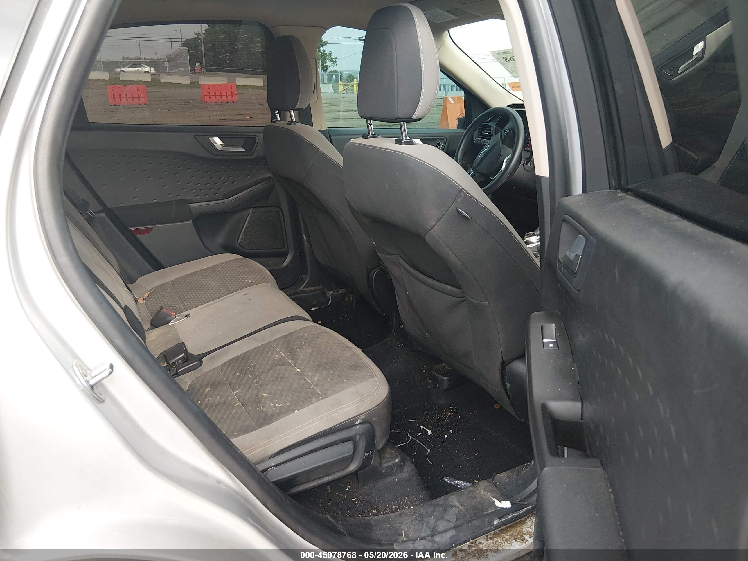 FORD ESCAPE image 8