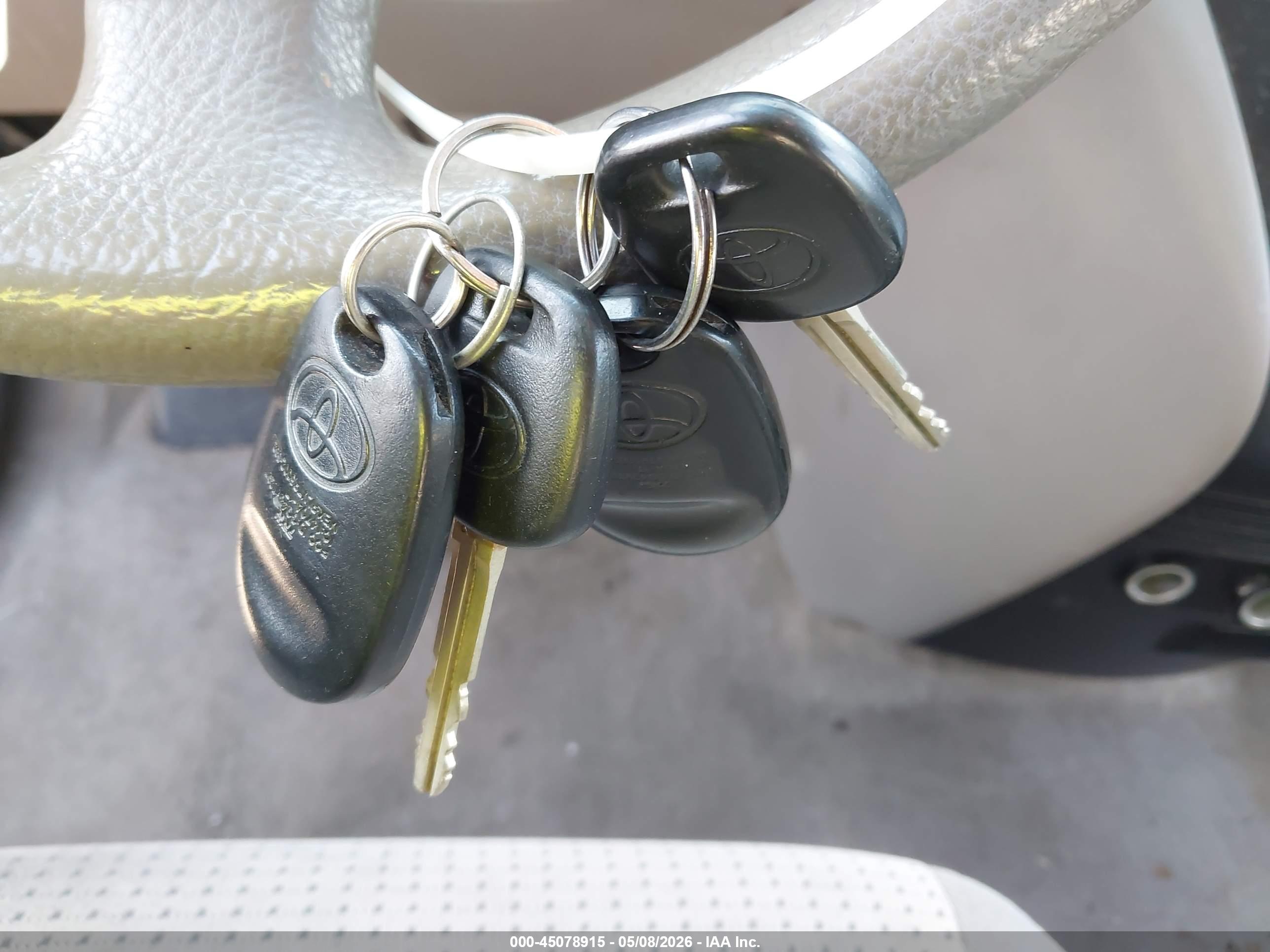 TOYOTA SIENNA image 11