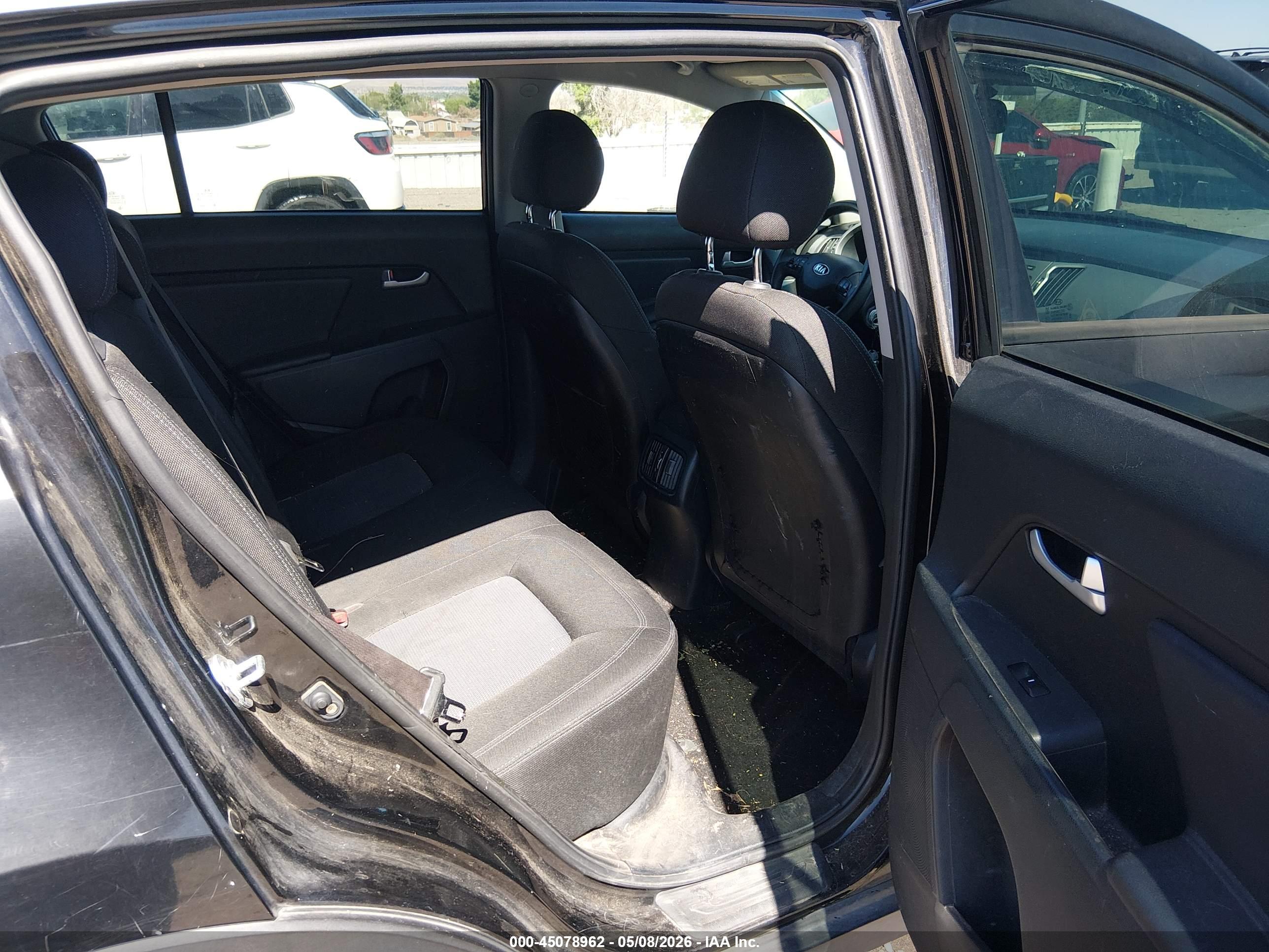 KIA SPORTAGE image 8