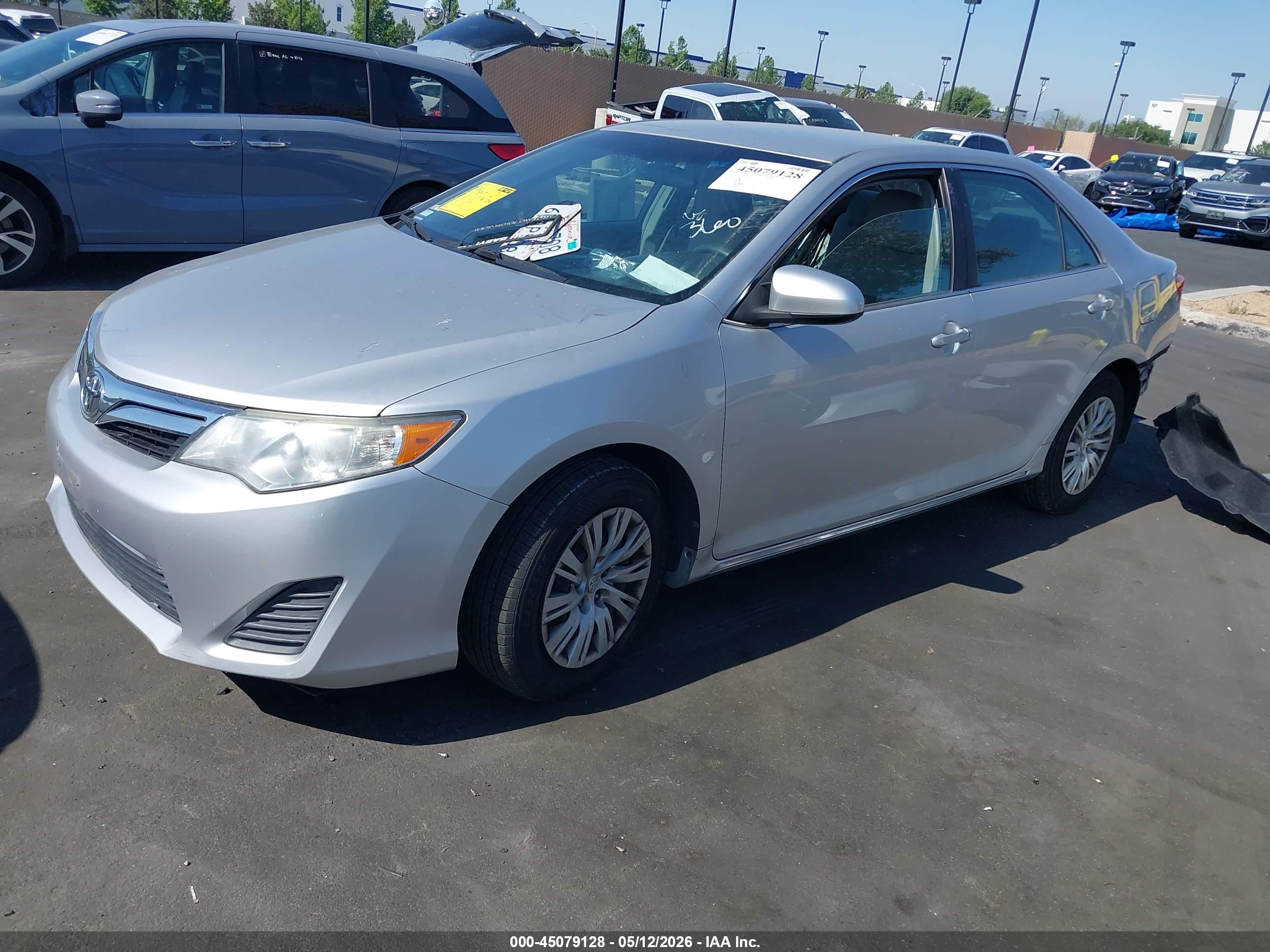 TOYOTA CAMRY image 2